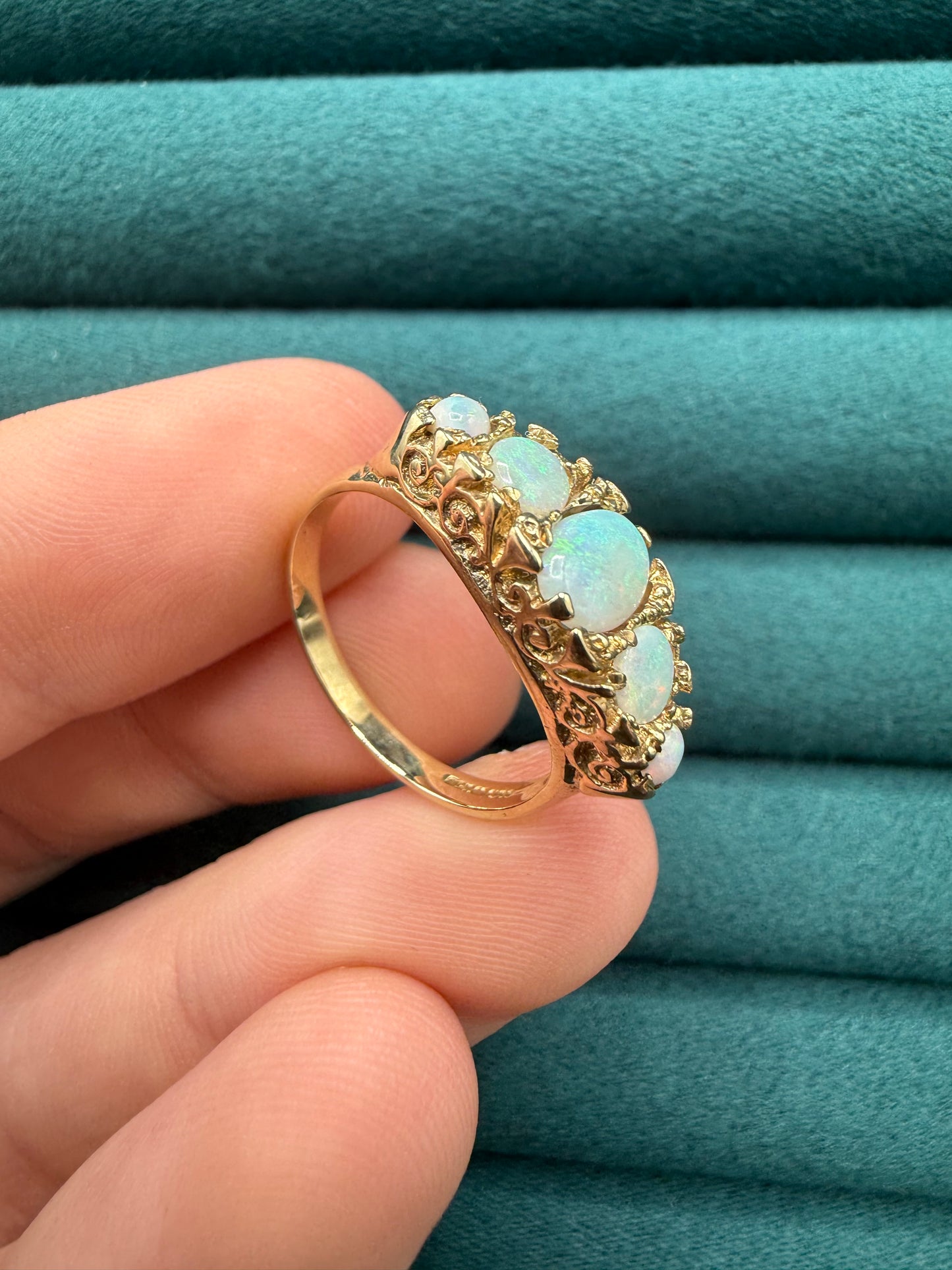 9ct gold opal 5 stone ring