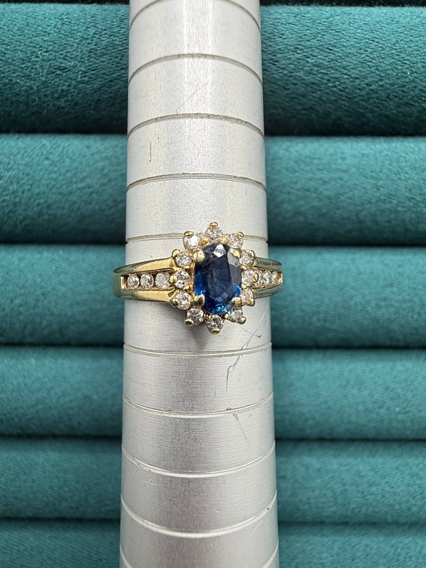 10ct gold sapphire and diamond ring