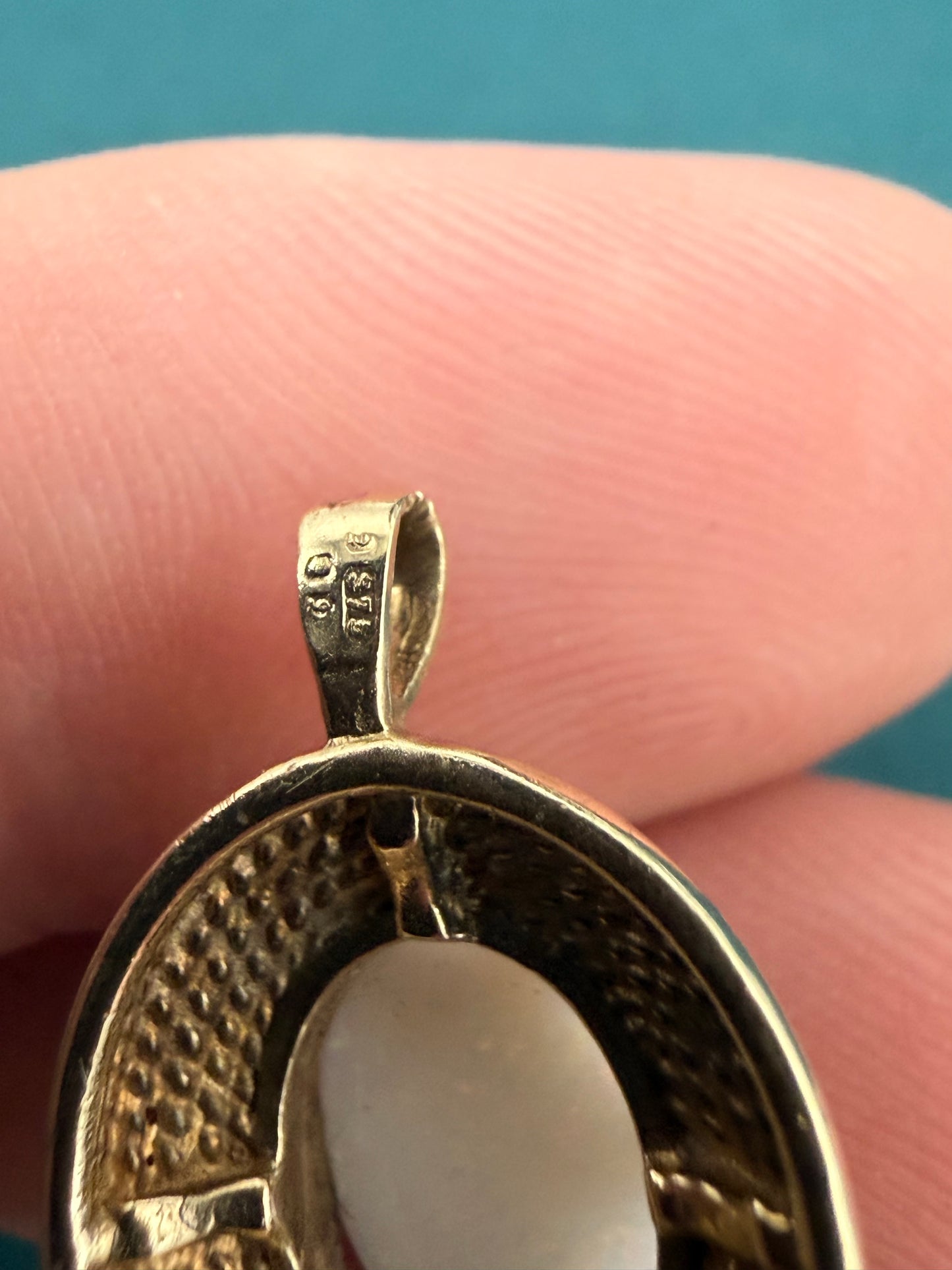 9ct gold basket opal pendant
