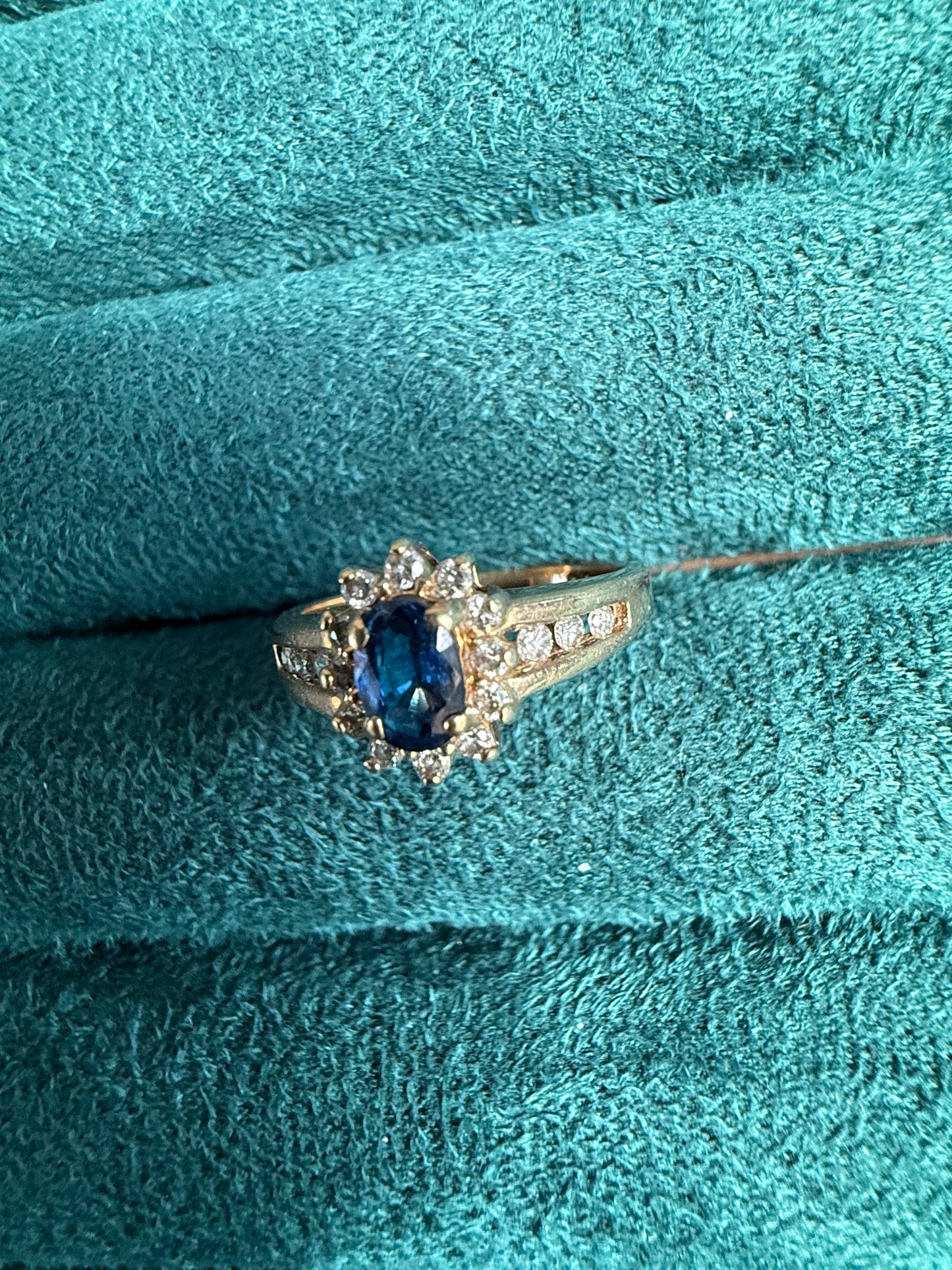 10ct gold sapphire and diamond ring