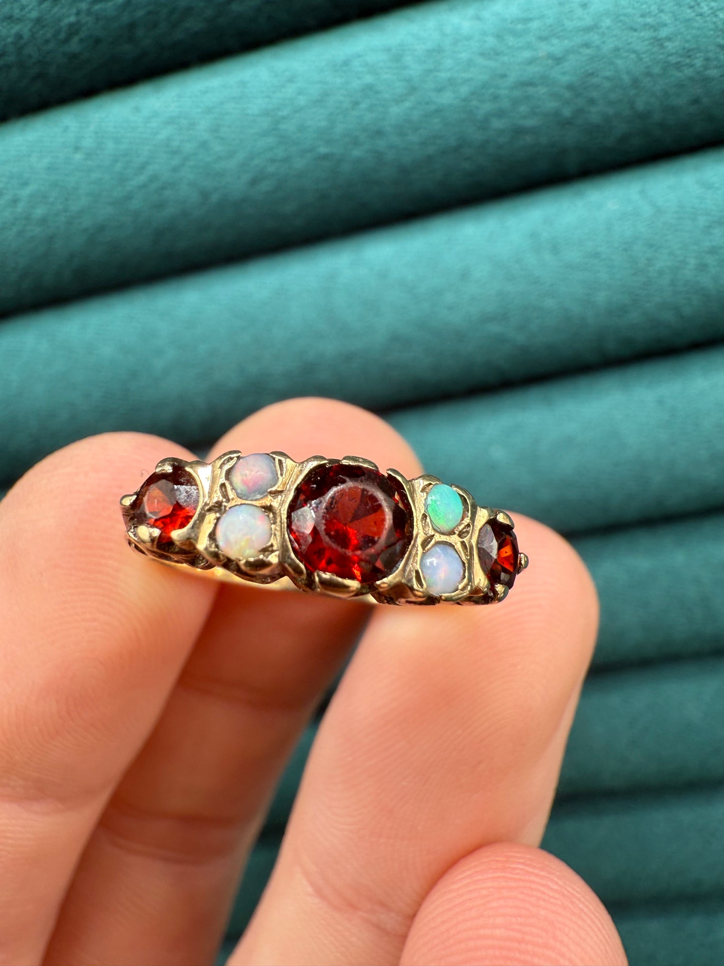 9ct gold opal and garnet ring