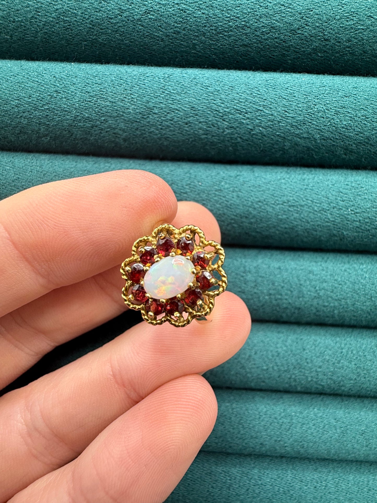 9ct gold opal and garnet ring