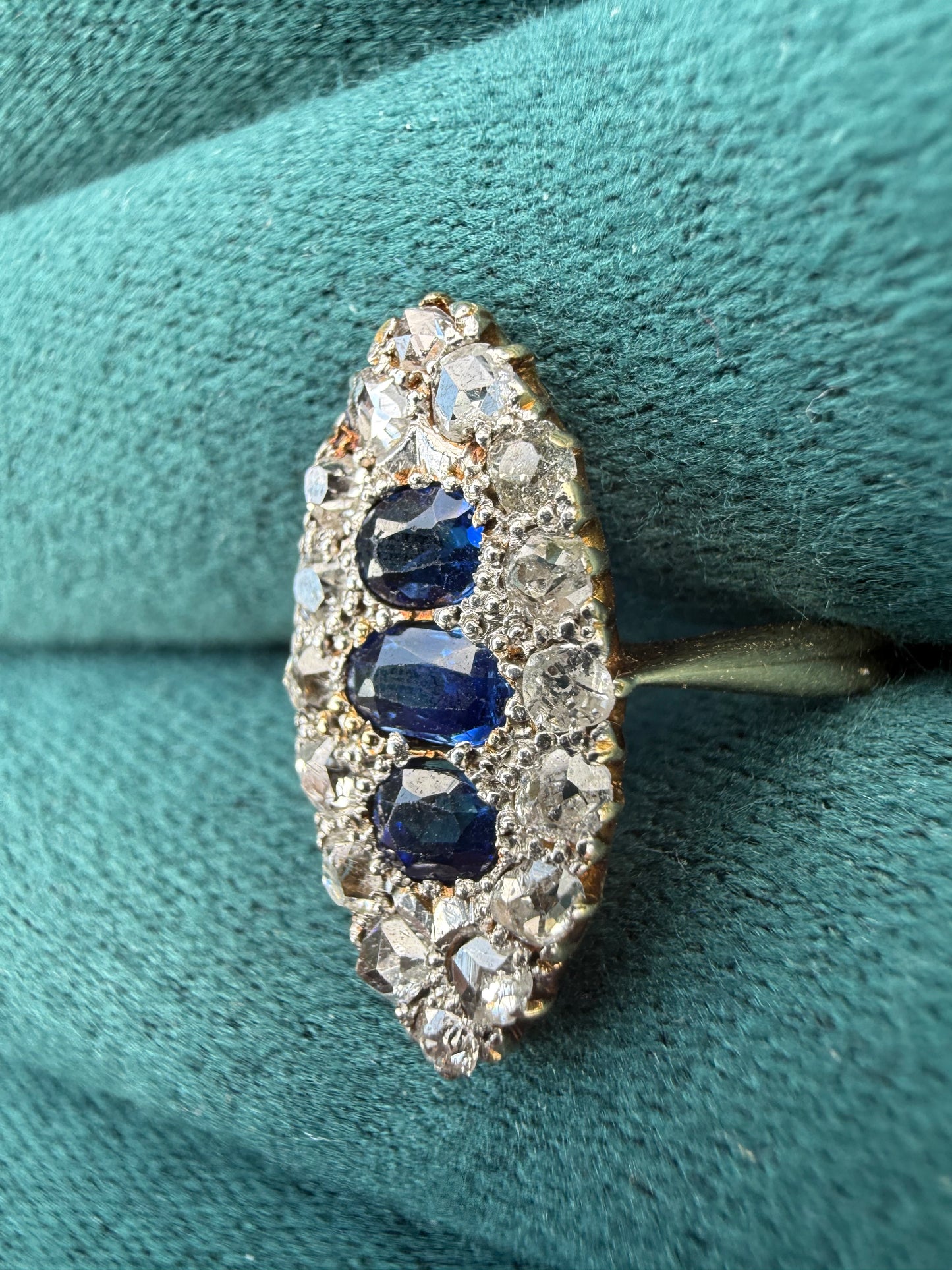 18ct gold sapphire and diamond Kite Ring
