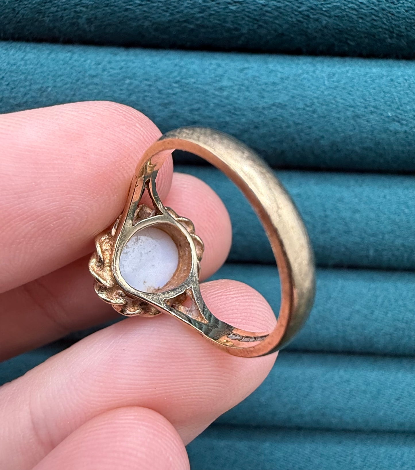 9ct gold opal ring
