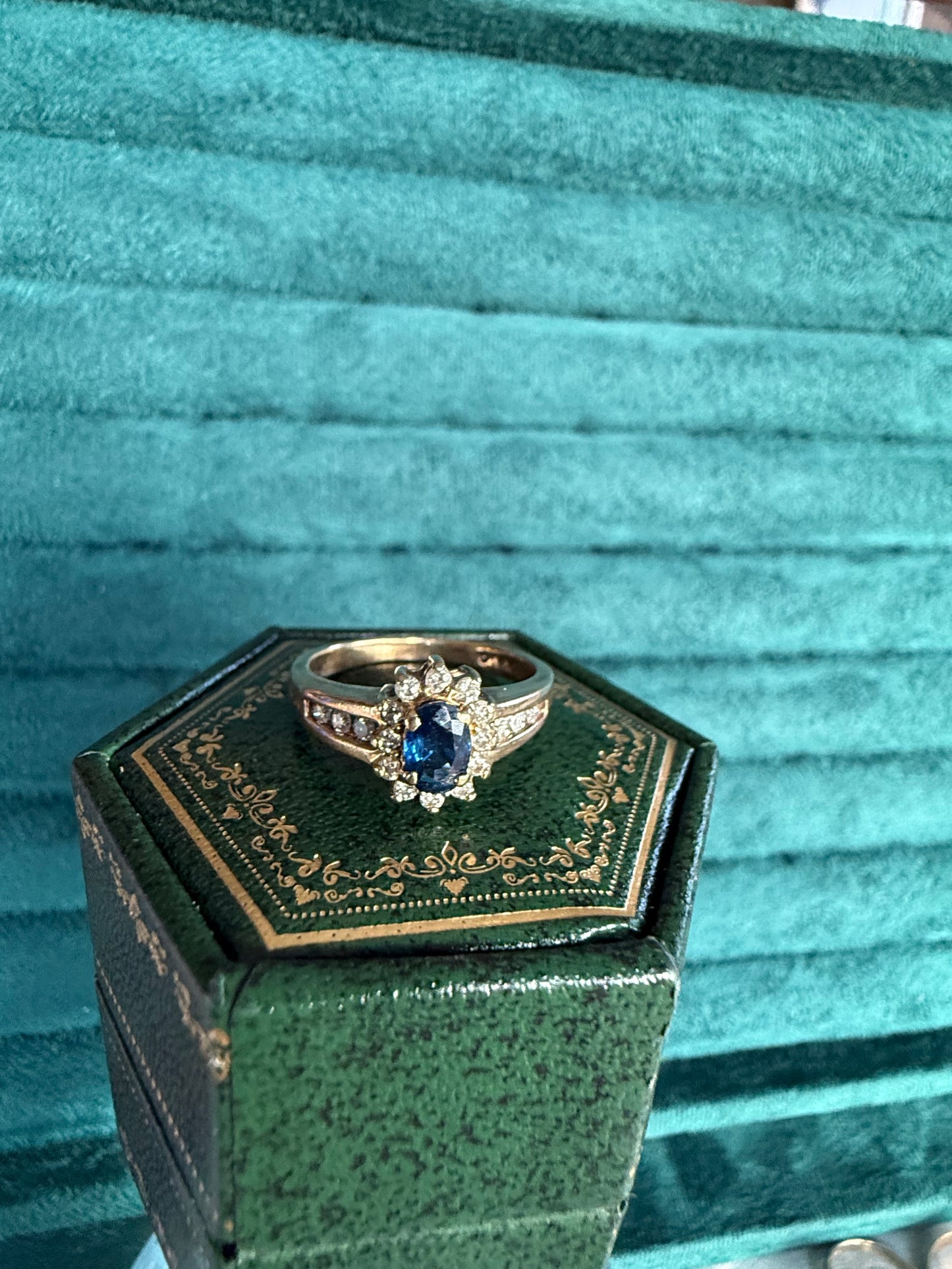 10ct gold sapphire and diamond ring