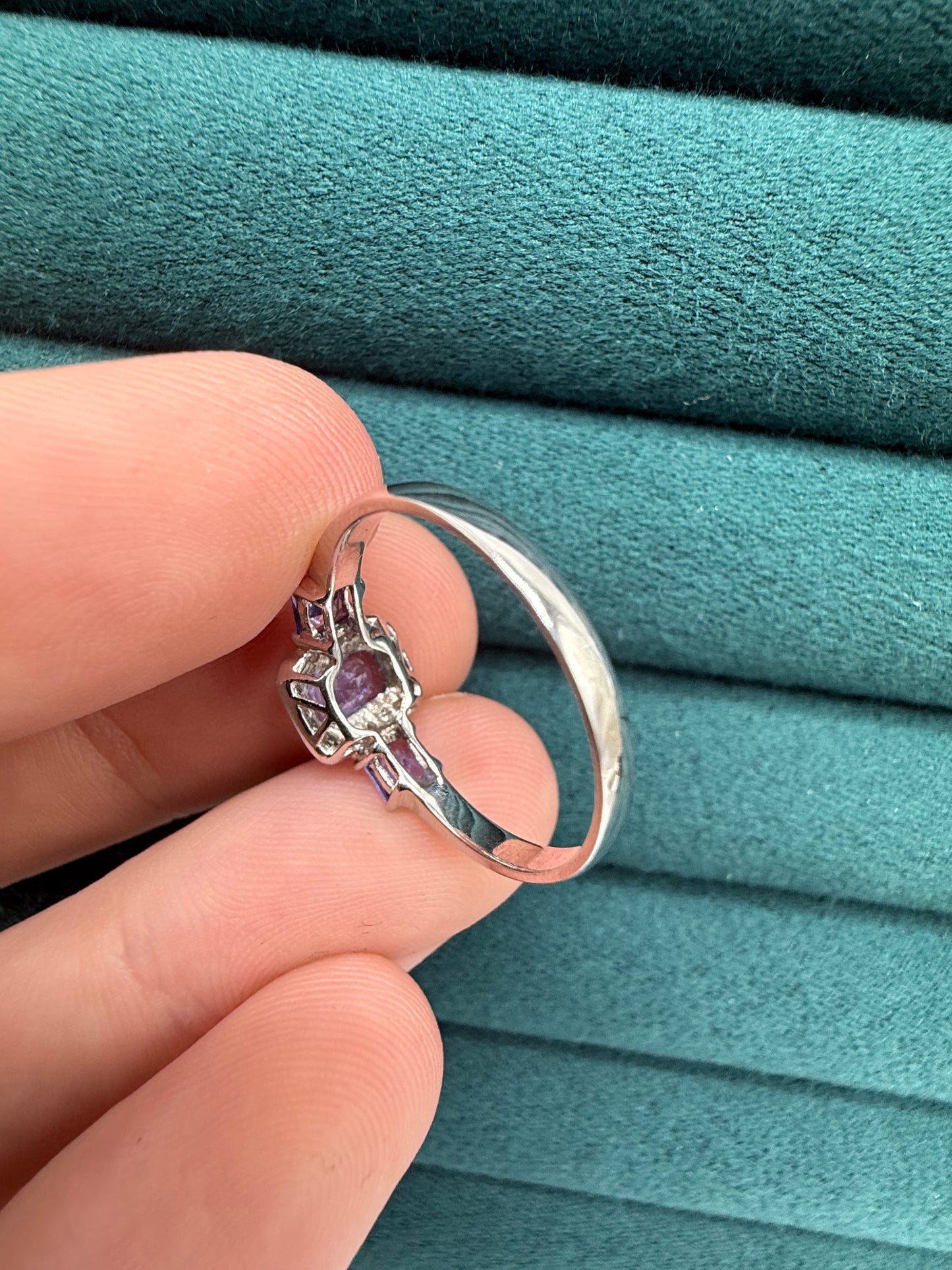 14ct white gold tanzanite and diamond ring