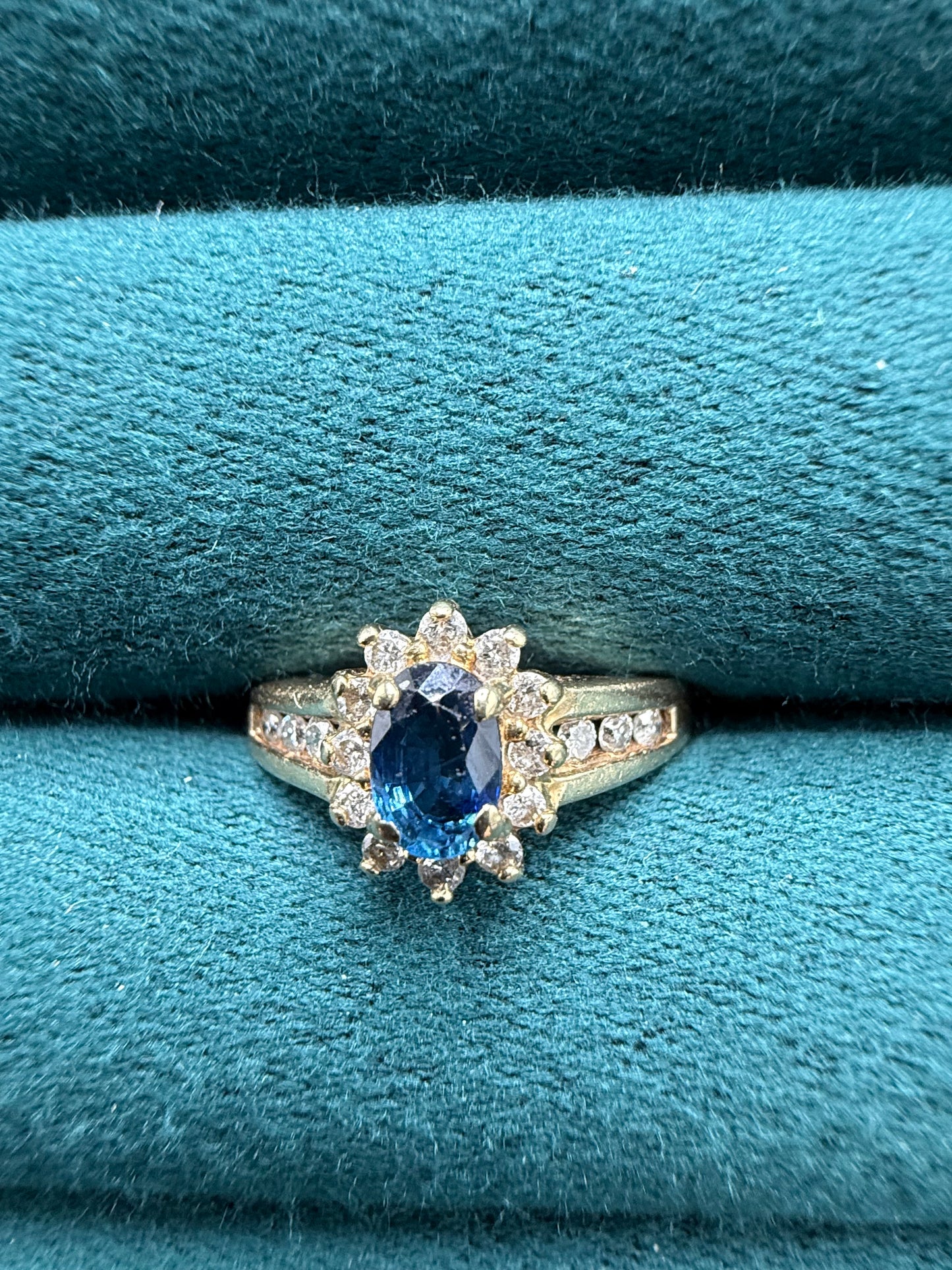 10ct gold sapphire and diamond ring