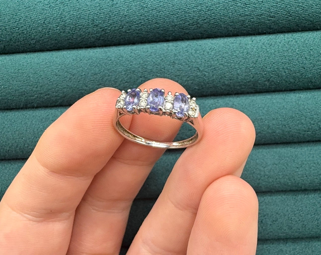 9ct white gold tanzinite and diamond ring