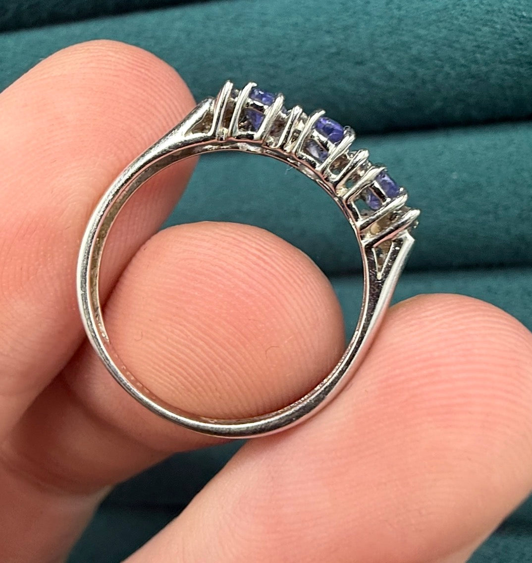 9ct white gold tanzinite and diamond ring
