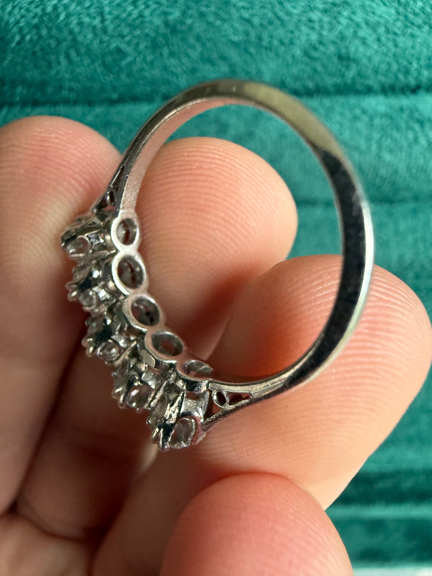 Platinum diamond 5 stone ring aprox 2cts