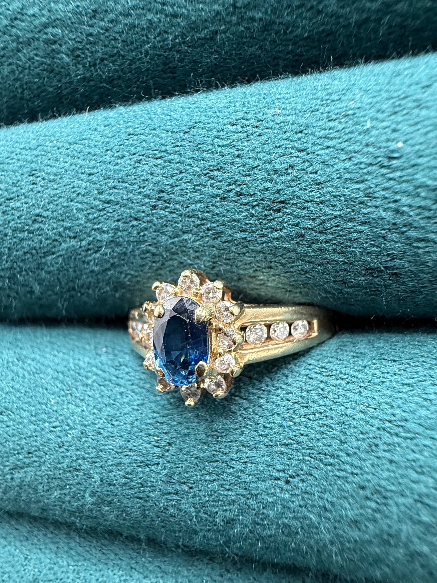 10ct gold sapphire and diamond ring