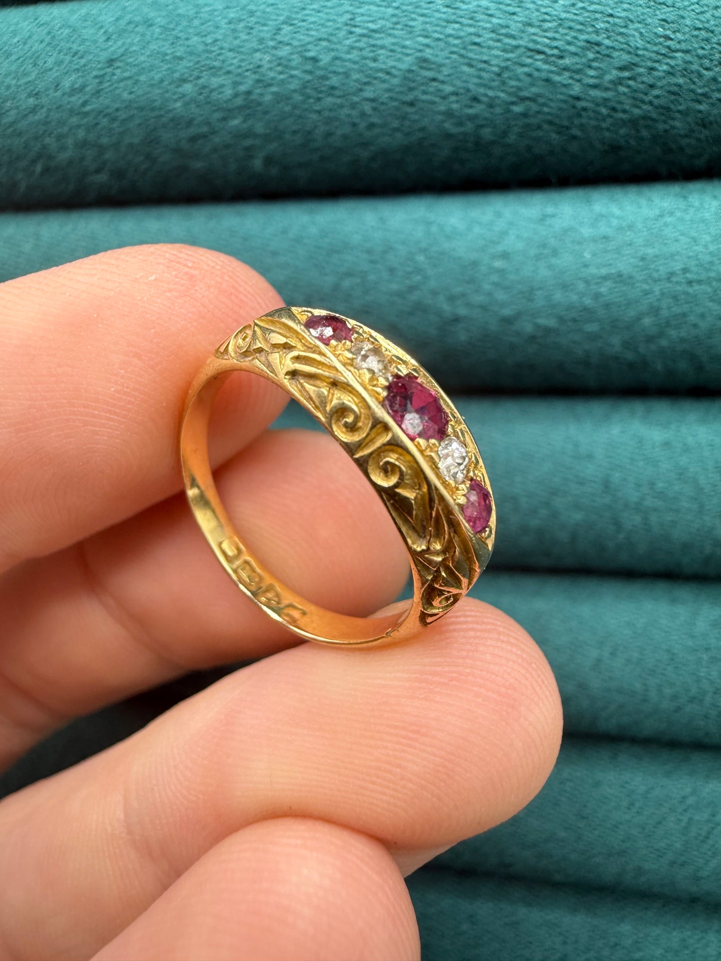 18ct gold antique ruby and diamond boat ring size M