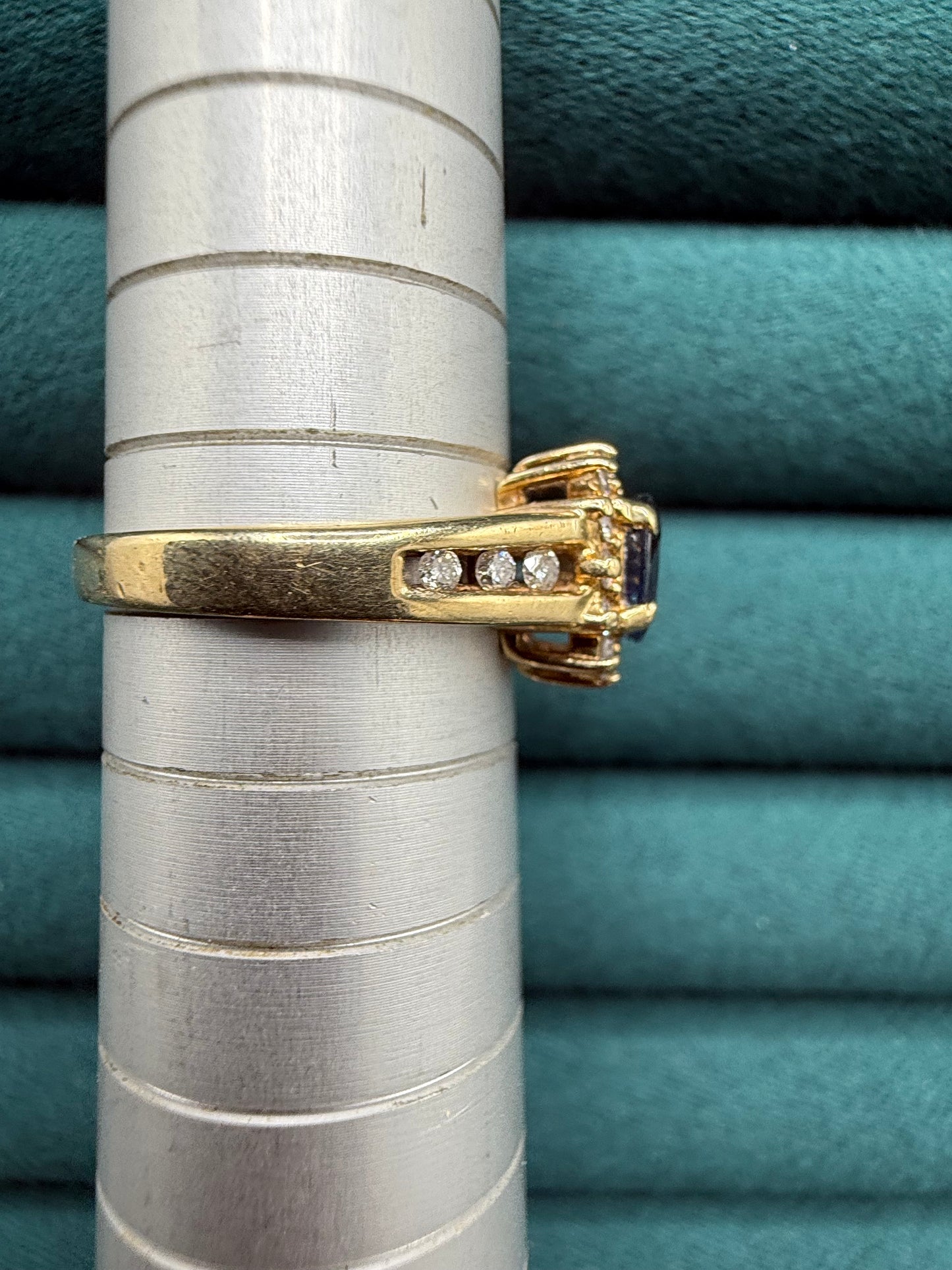 10ct gold sapphire and diamond ring