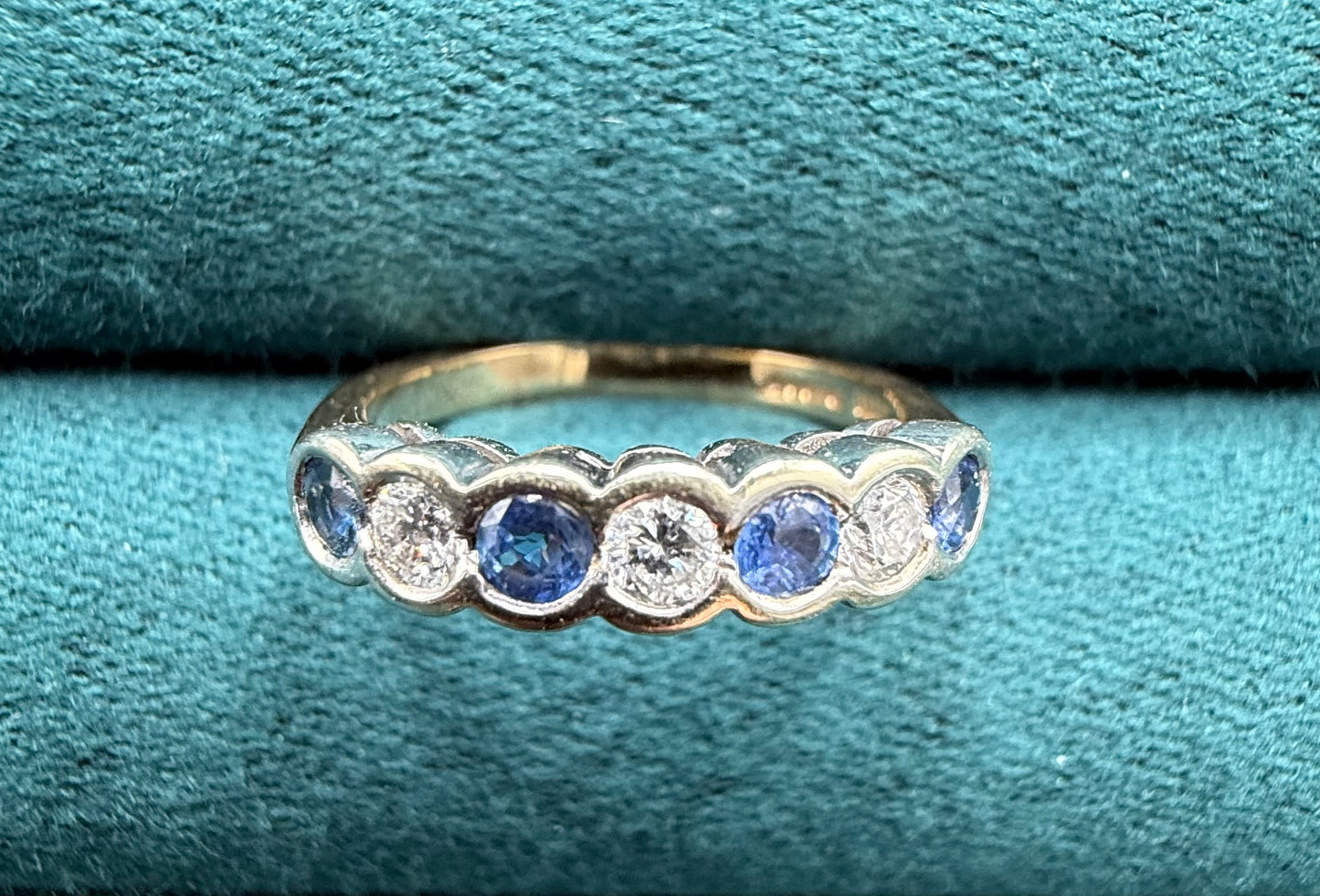 9ct gold sapphire and diamond ring