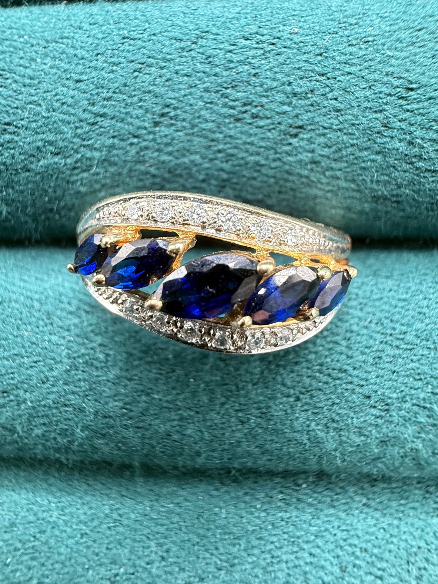 9ct gold sapphire and diamond ring