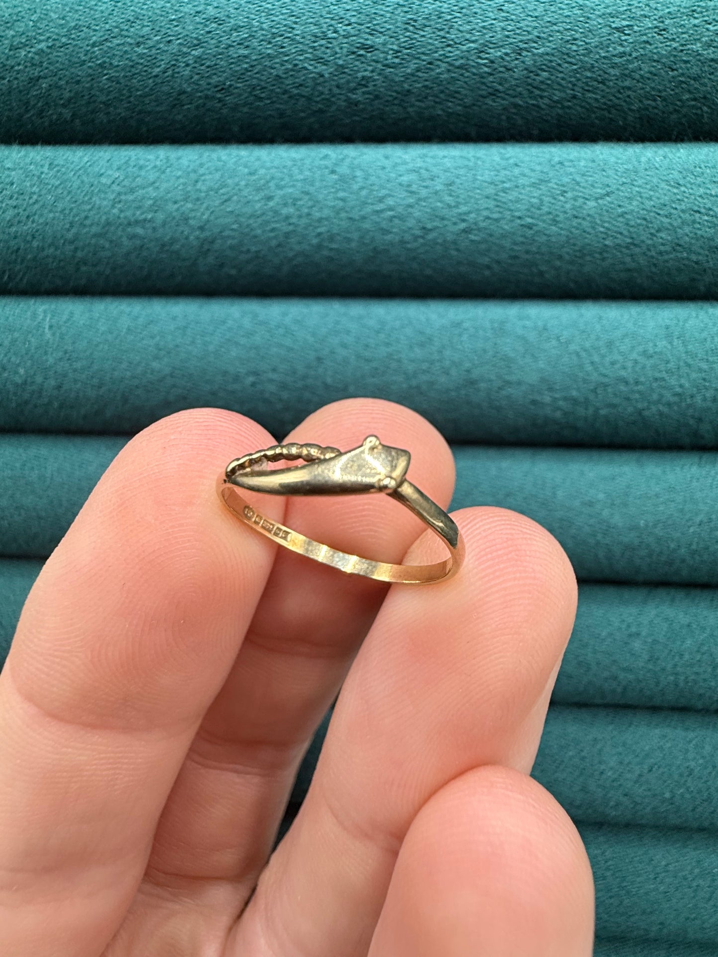 9ct gold snake ring