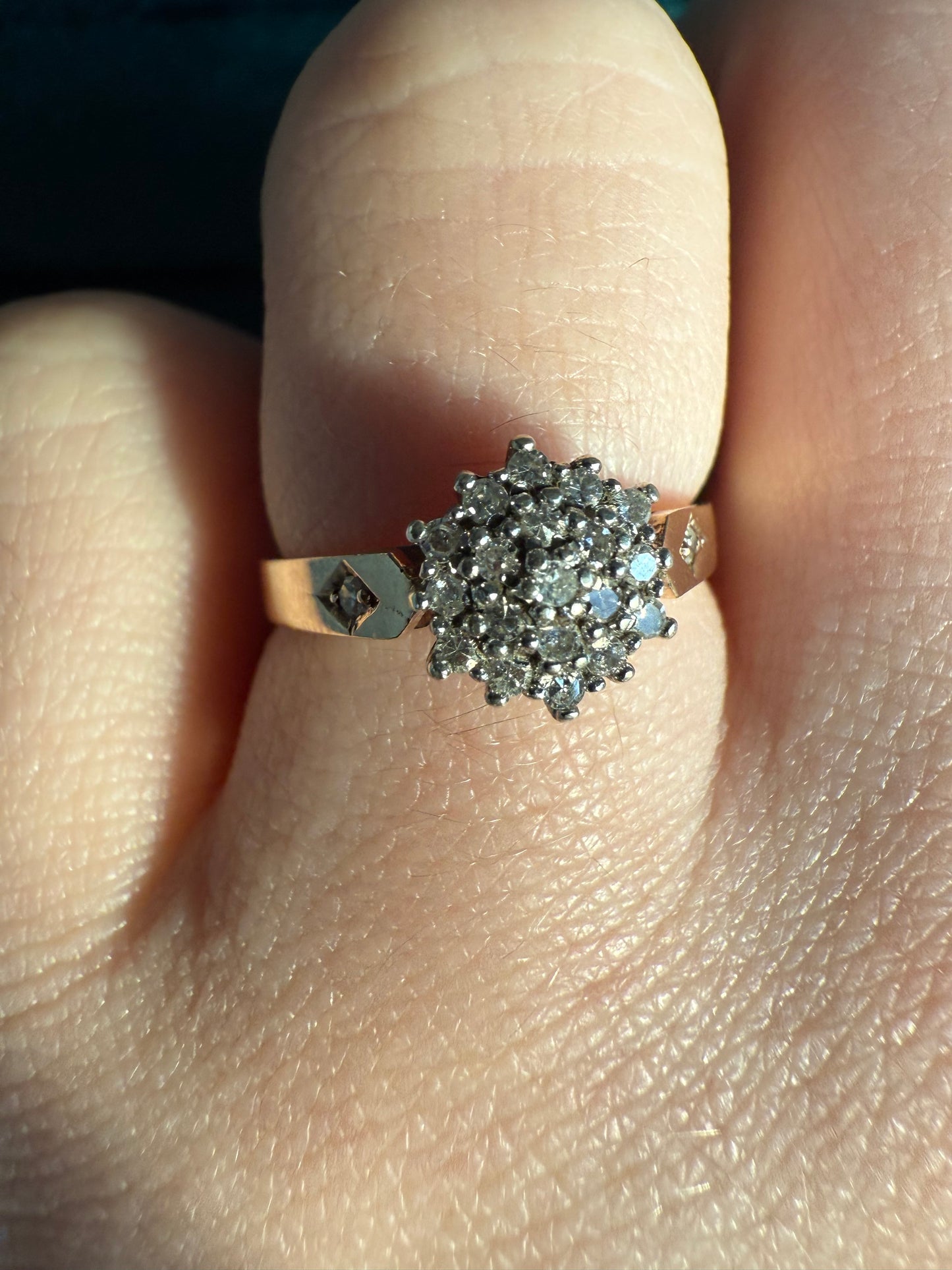 9ct gold diamond cluster ring