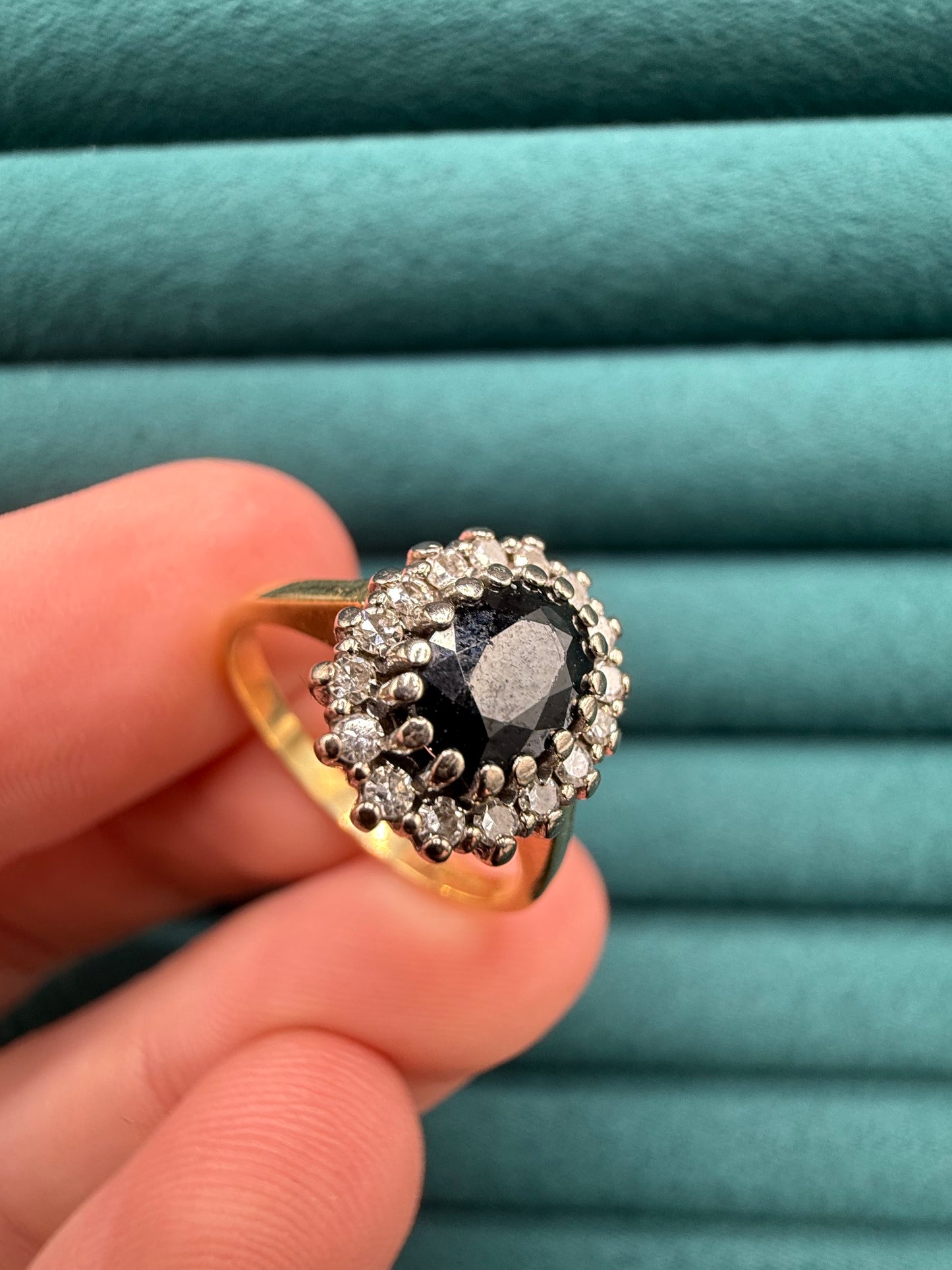 18ct gold sapphire and diamond ring