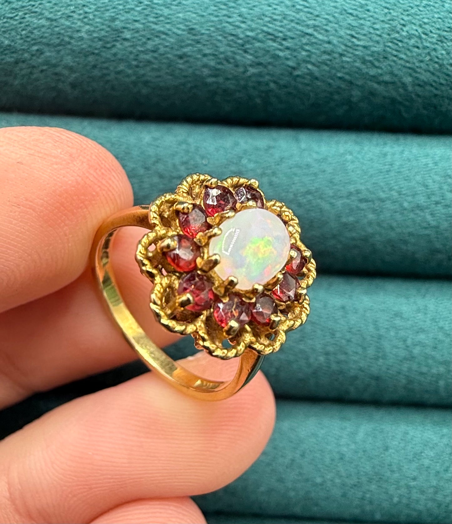 9ct gold opal and garnet ring