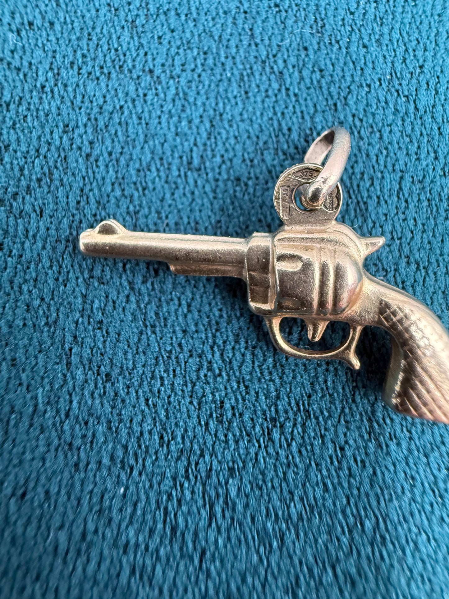 9ct gold revolver charm