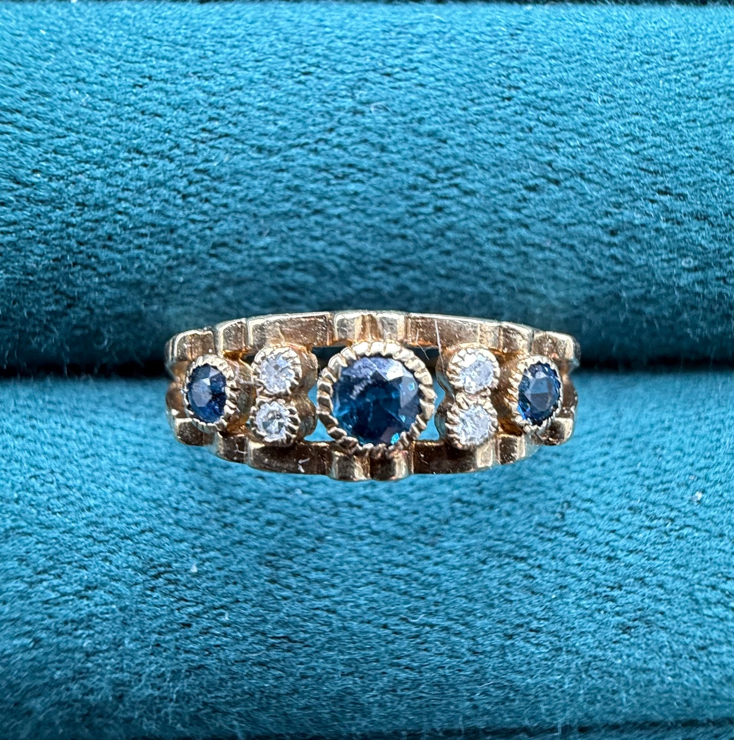 9ct gold sapphire and diamond ring