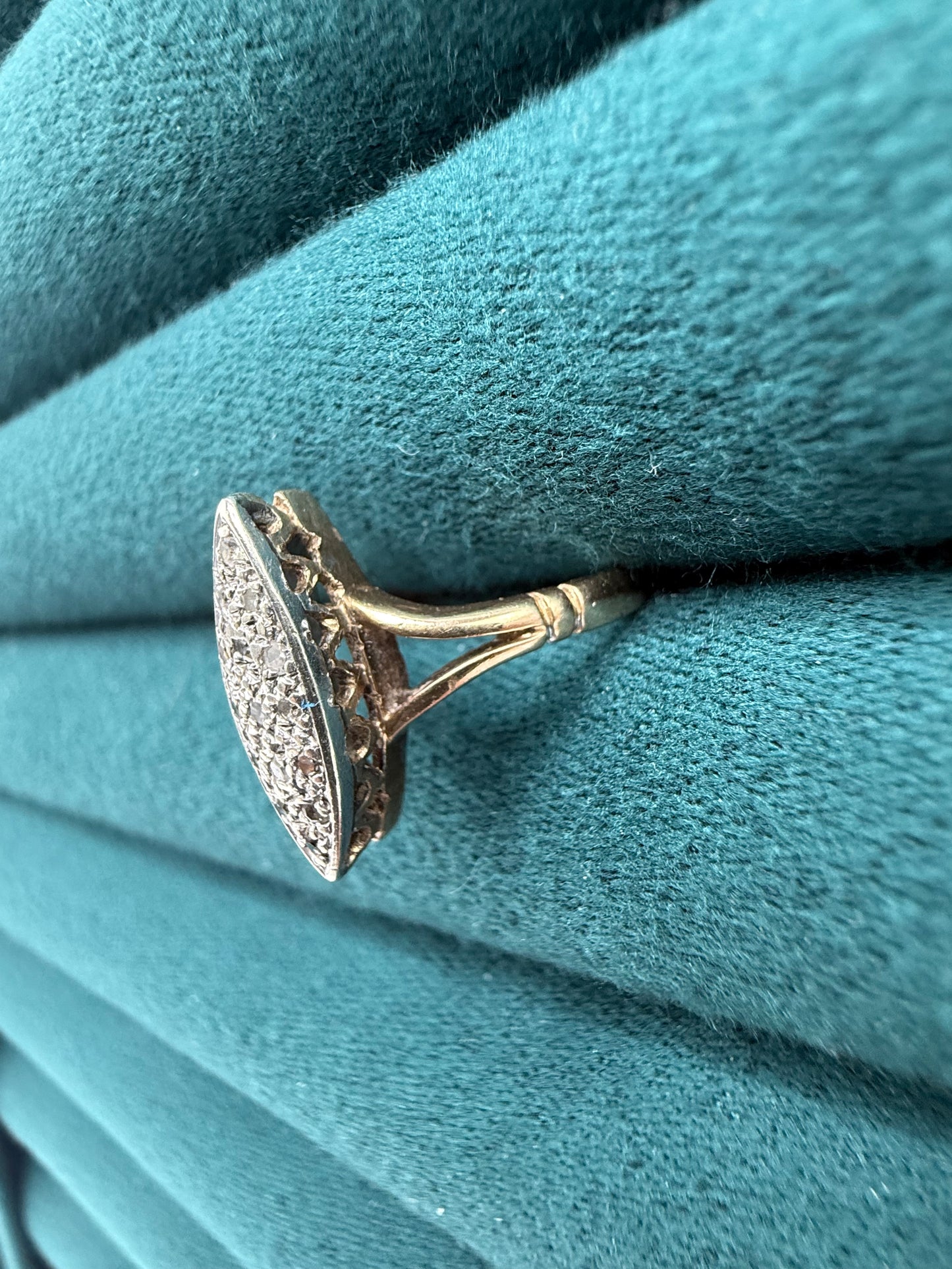 9ct gold kite shaped diamond ring