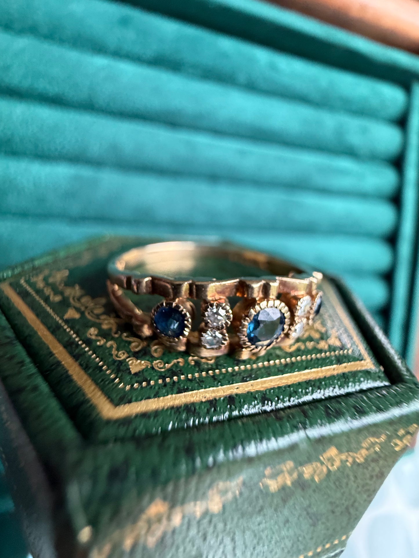 9ct gold sapphire and diamond ring