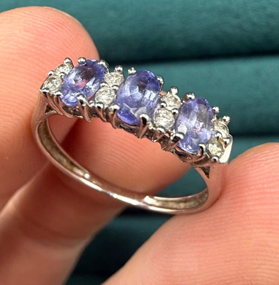 9ct white gold tanzinite and diamond ring