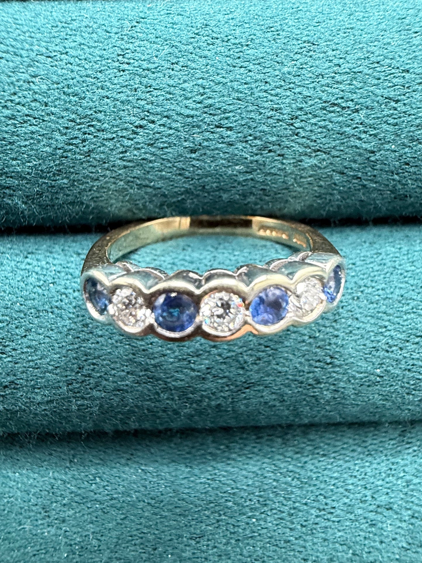 9ct gold sapphire and diamond ring