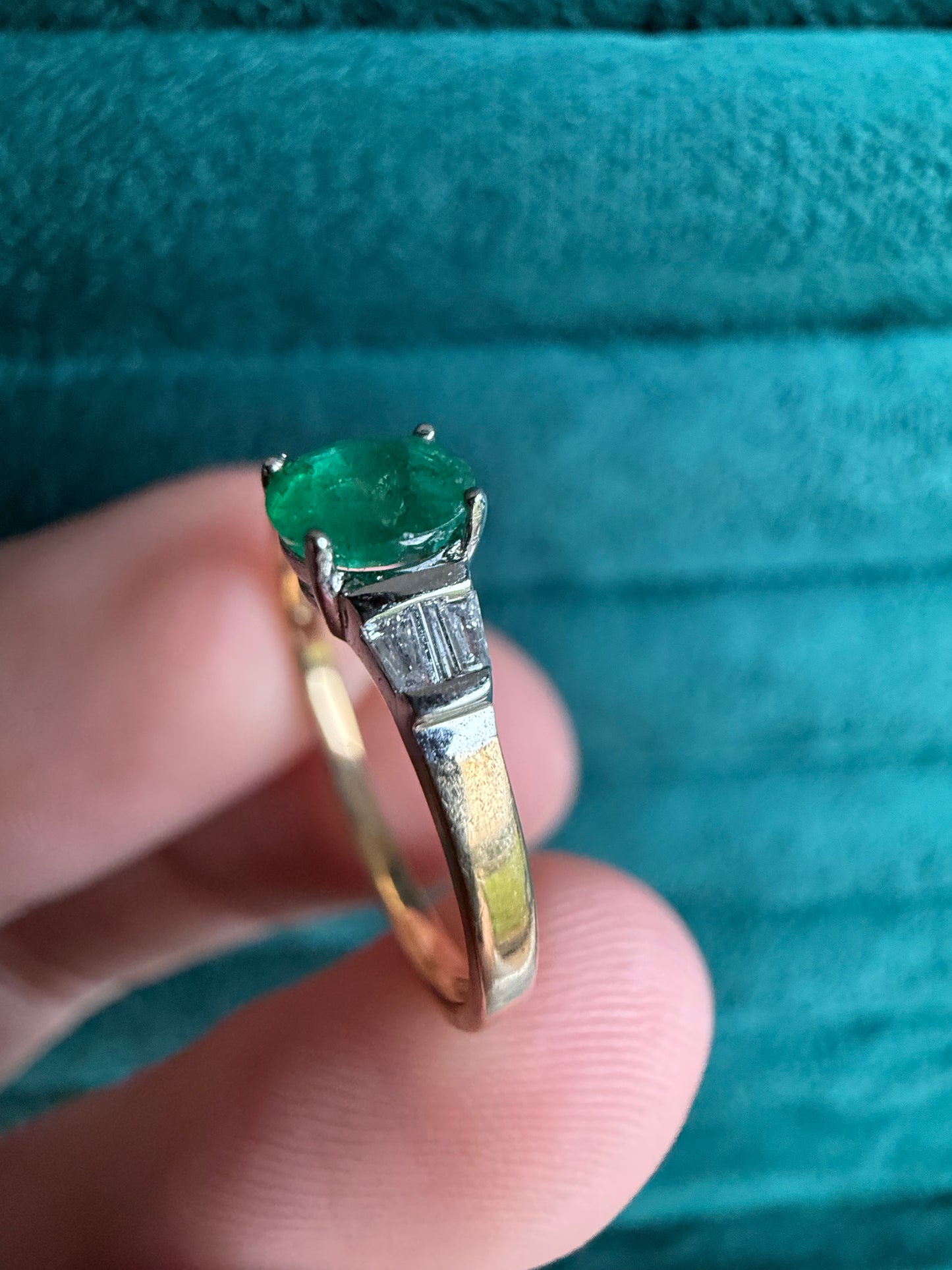 9ct gold emerald and baguette cut diamond ring