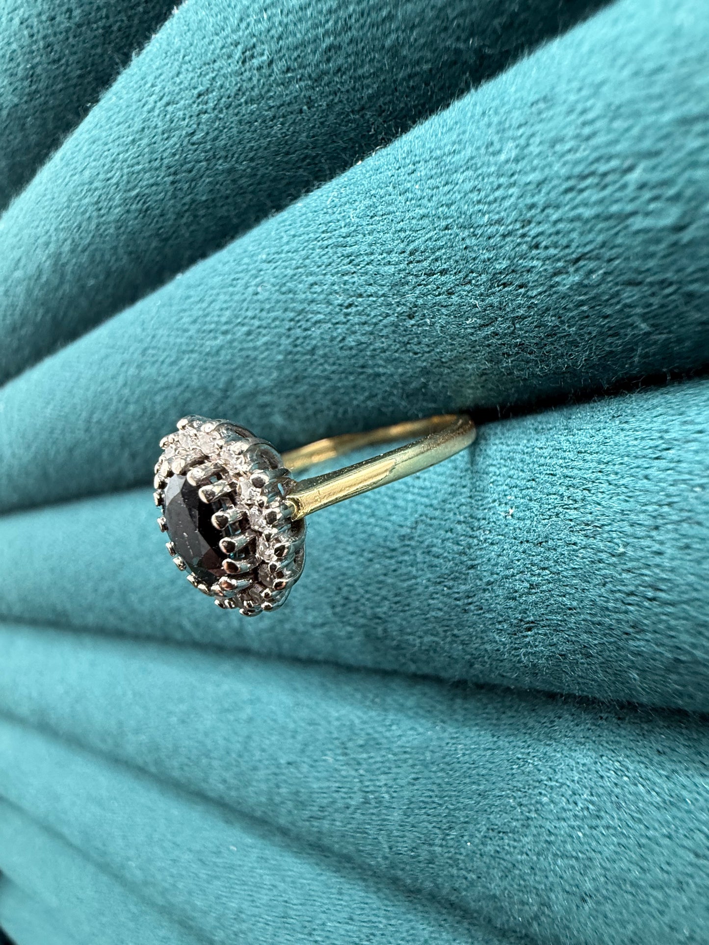 18ct gold sapphire and diamond ring