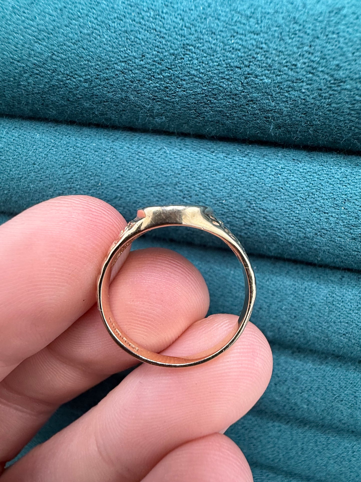 9ct gold diamond signet ring