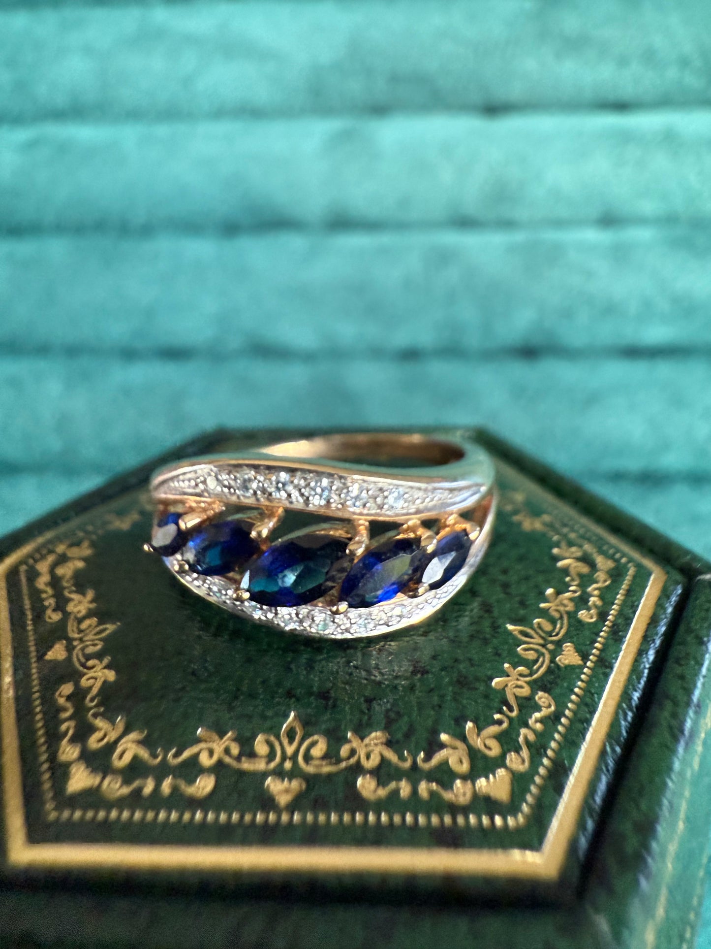 9ct gold sapphire and diamond ring