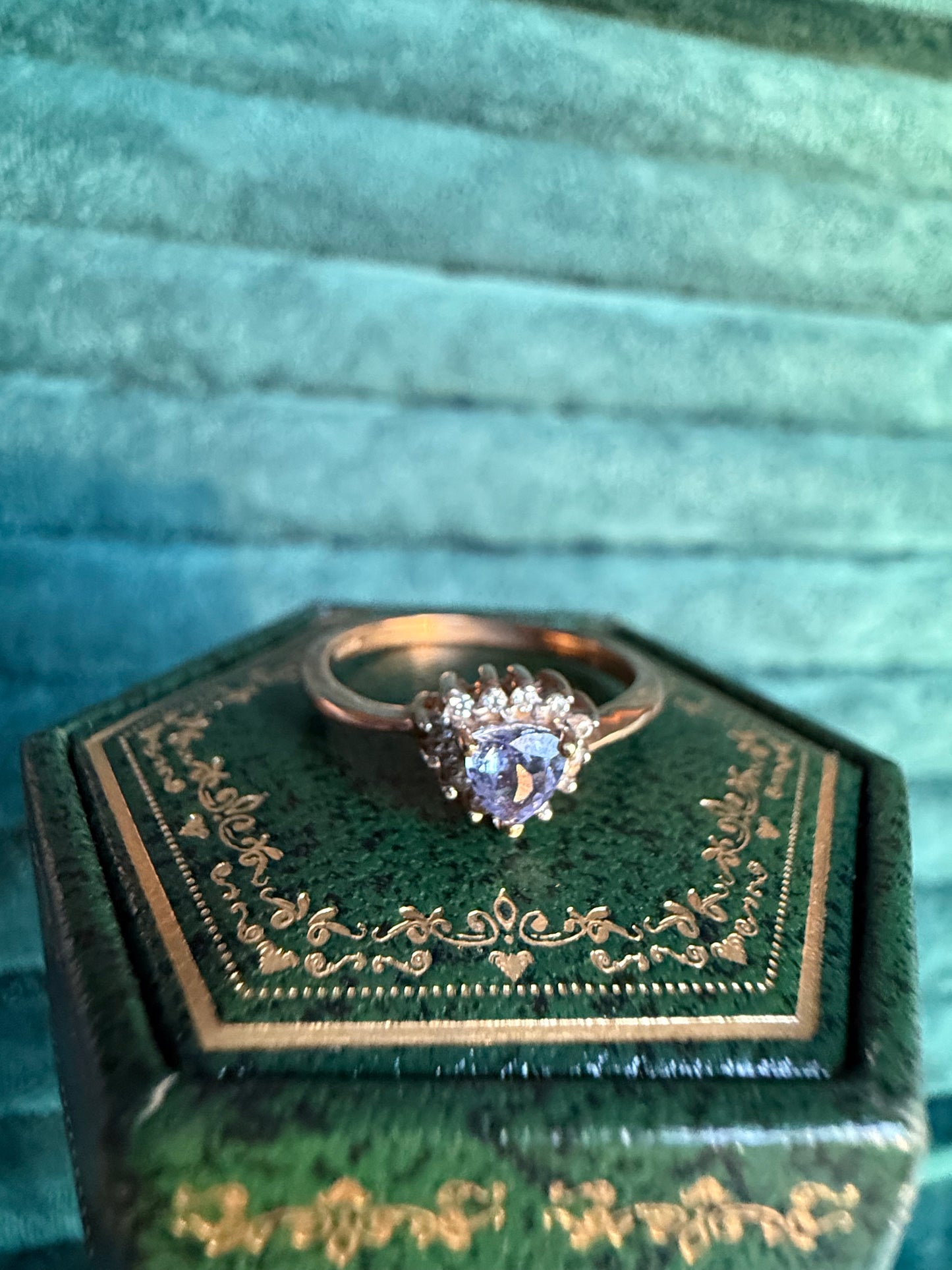 9ct gold tanzanite and diamond ring