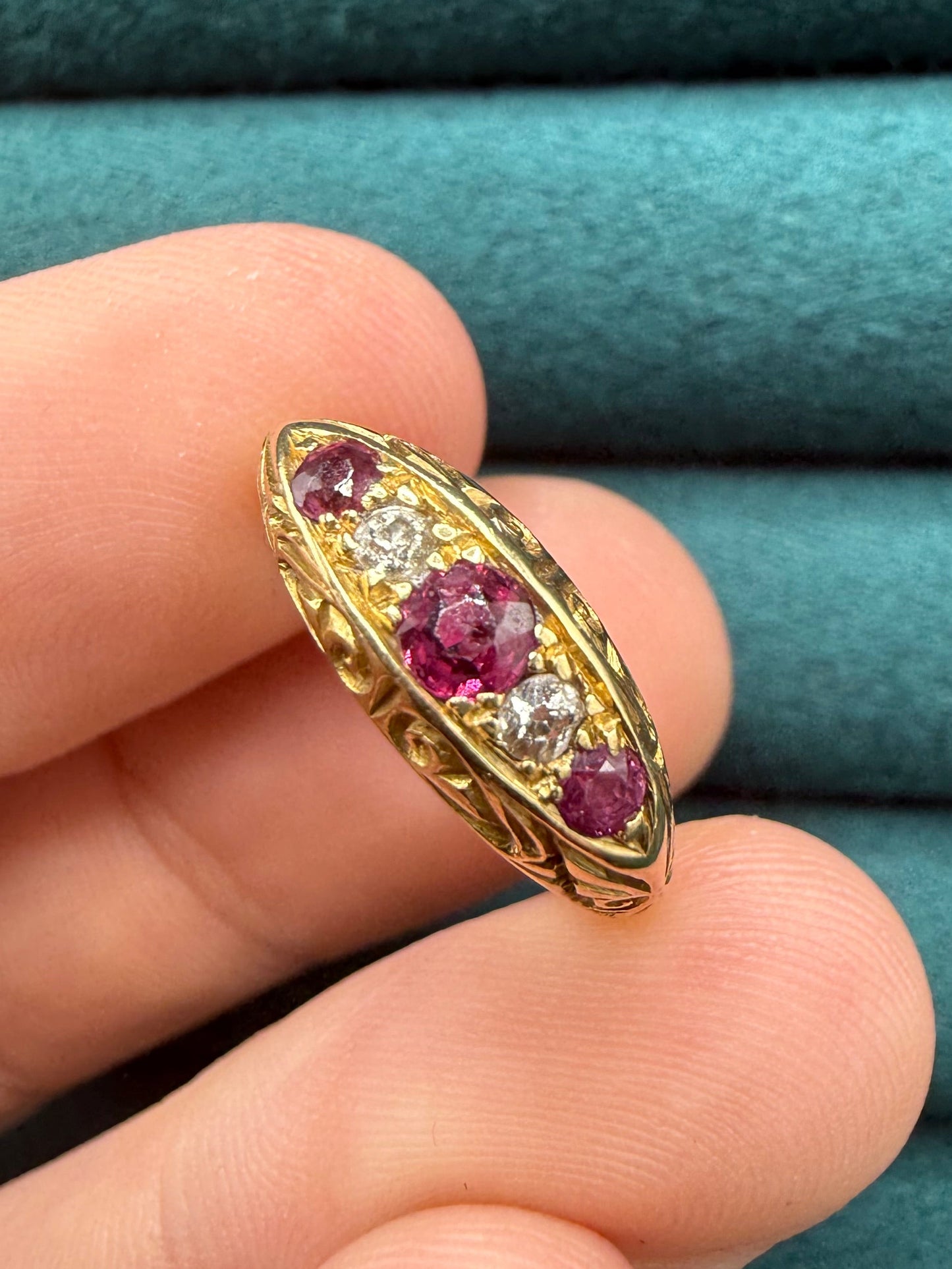 18ct gold antique ruby and diamond boat ring size M