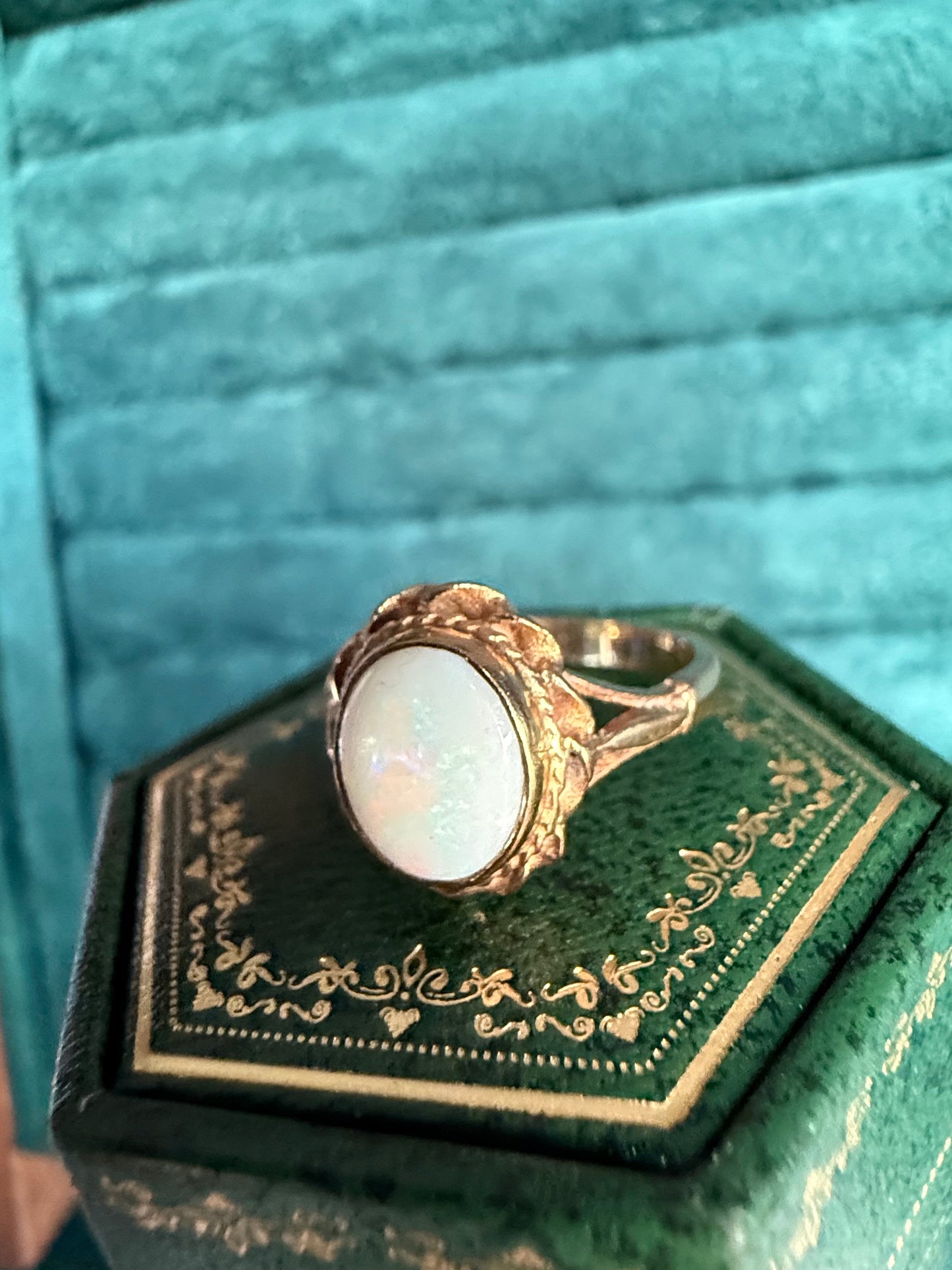 9ct gold opal ring