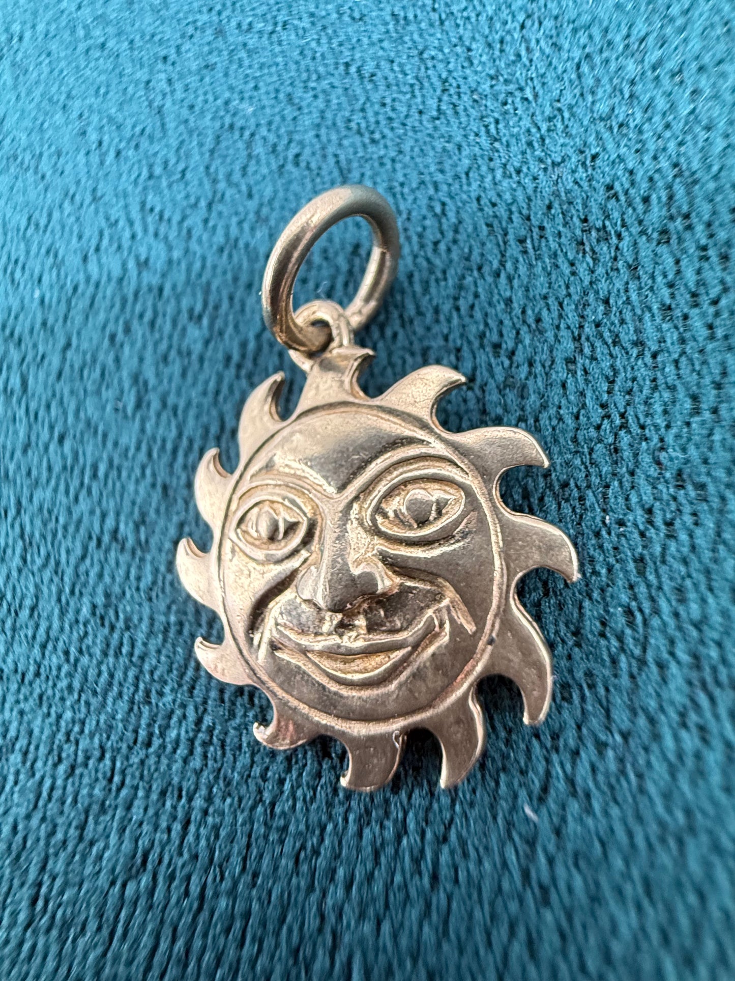 9ct gold sun pendant charm