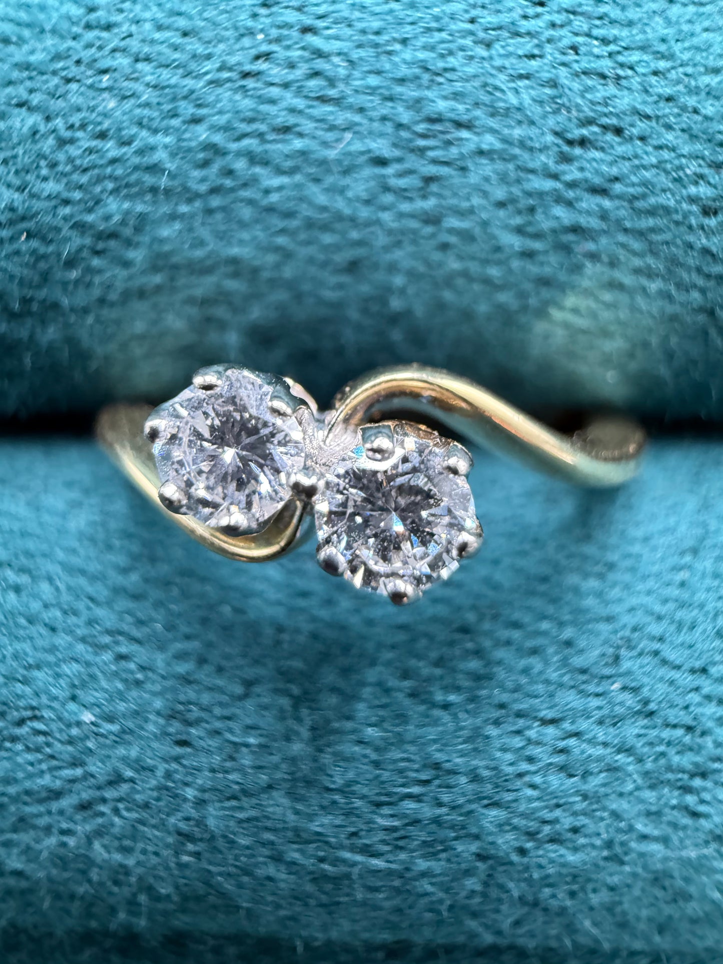 18ct gold diamond twist ring