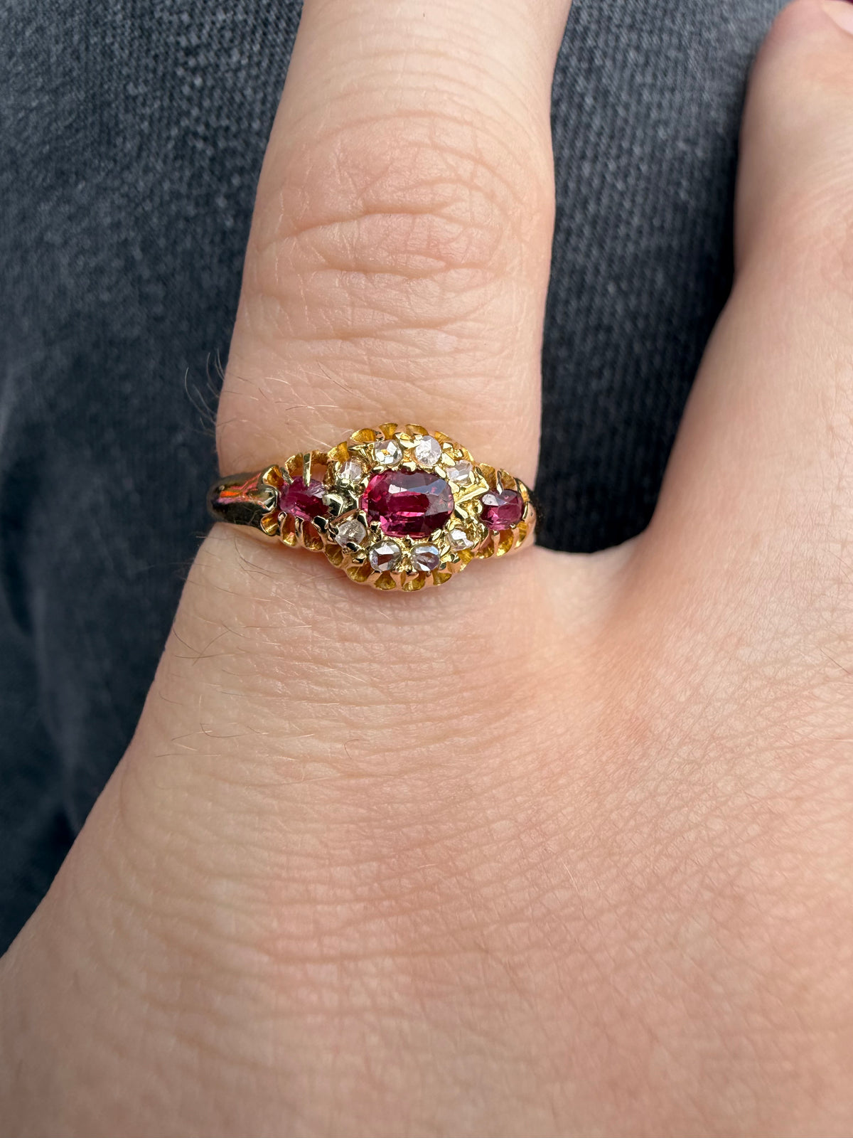 18ct gold Ruby and rose cut diamond ring