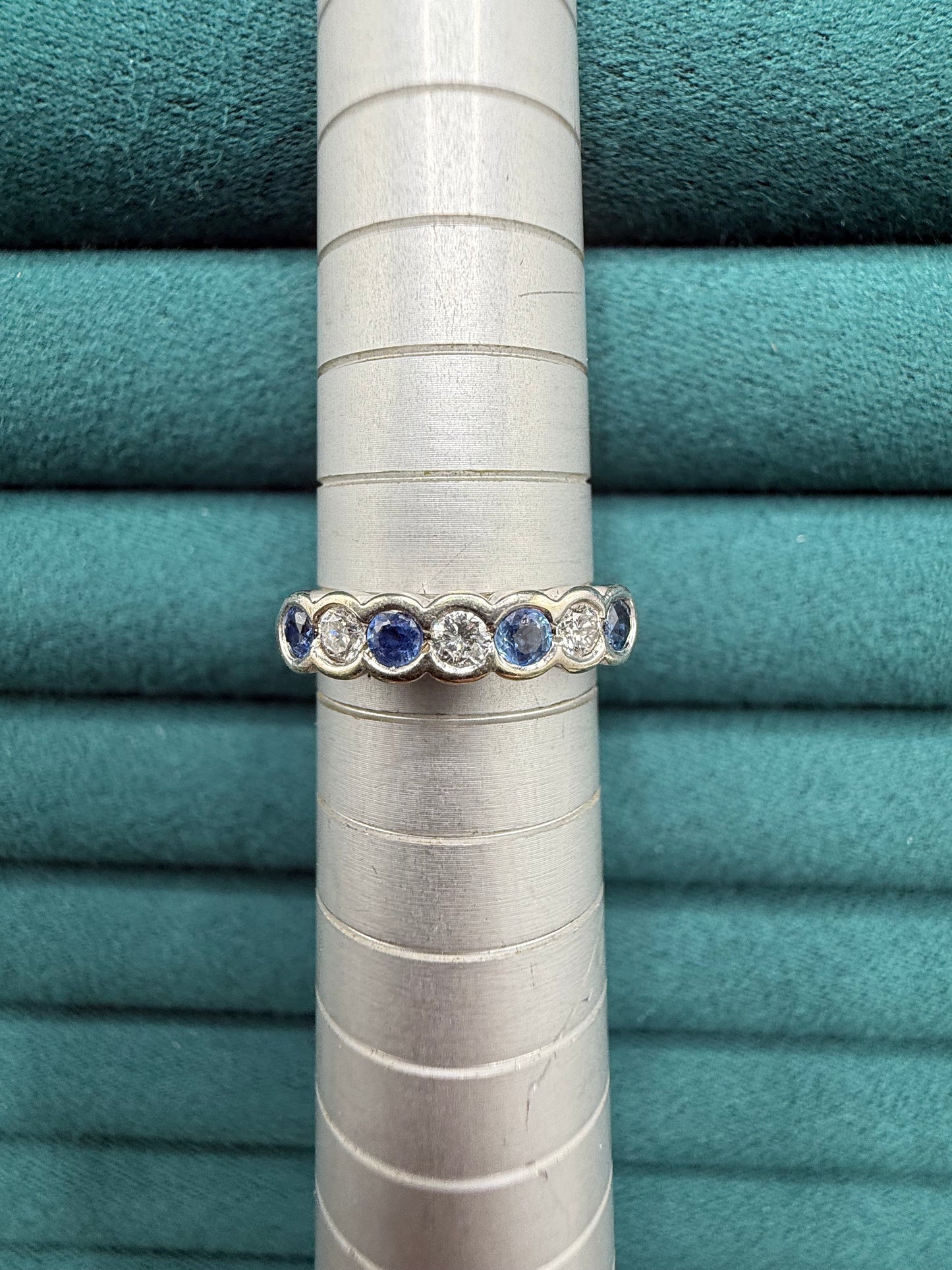 9ct gold sapphire and diamond ring