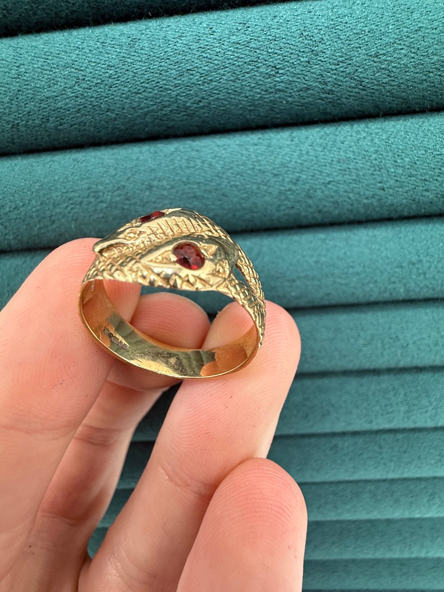 9ct gold garnet snake ring