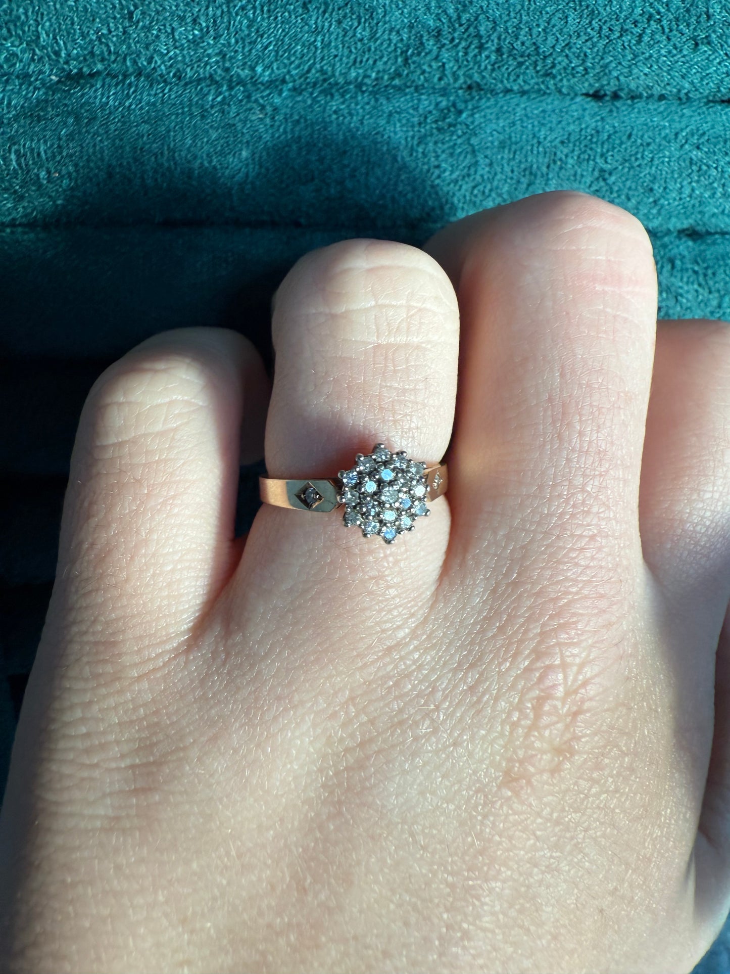 9ct gold diamond cluster ring