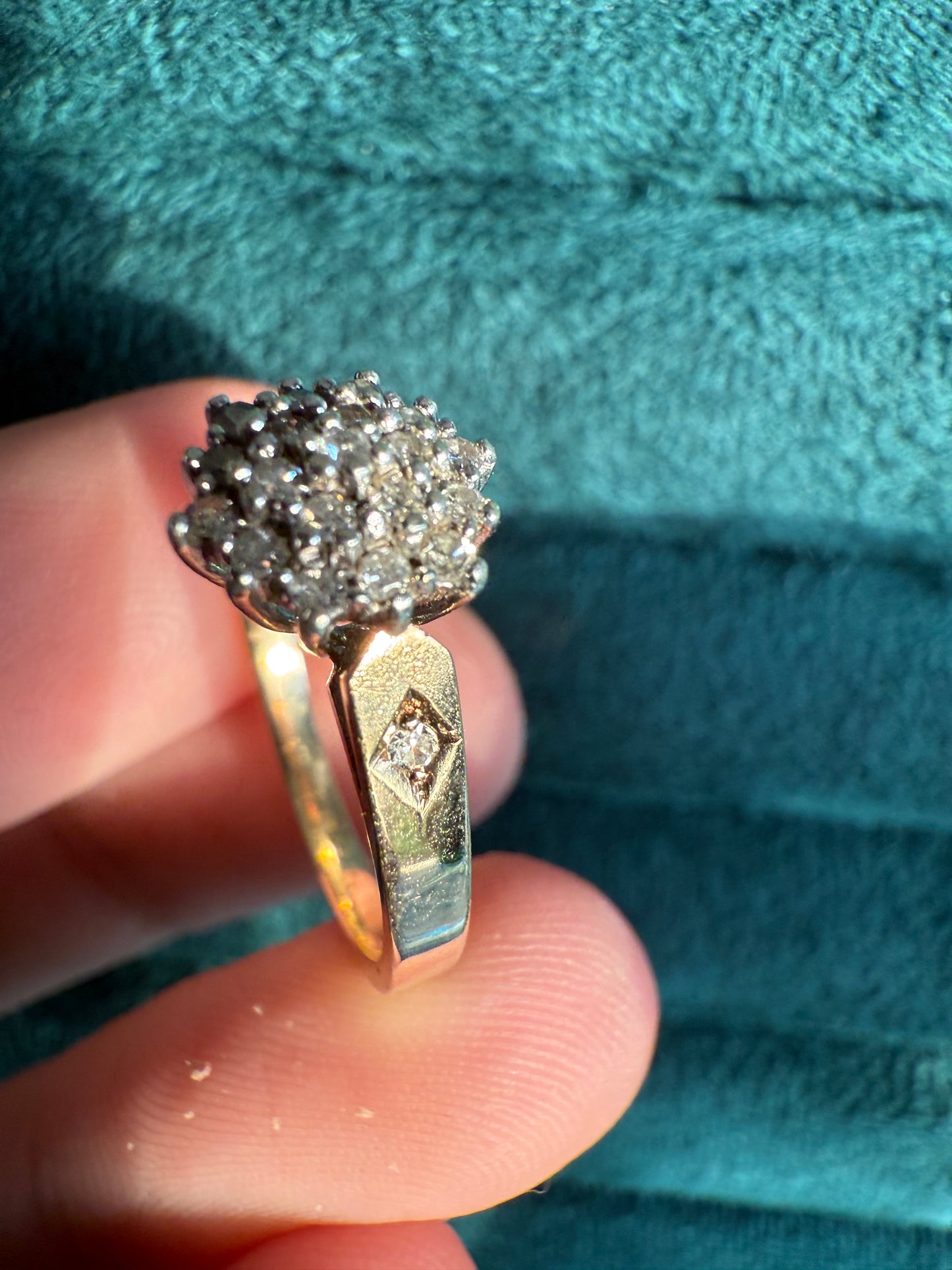 9ct gold diamond cluster ring