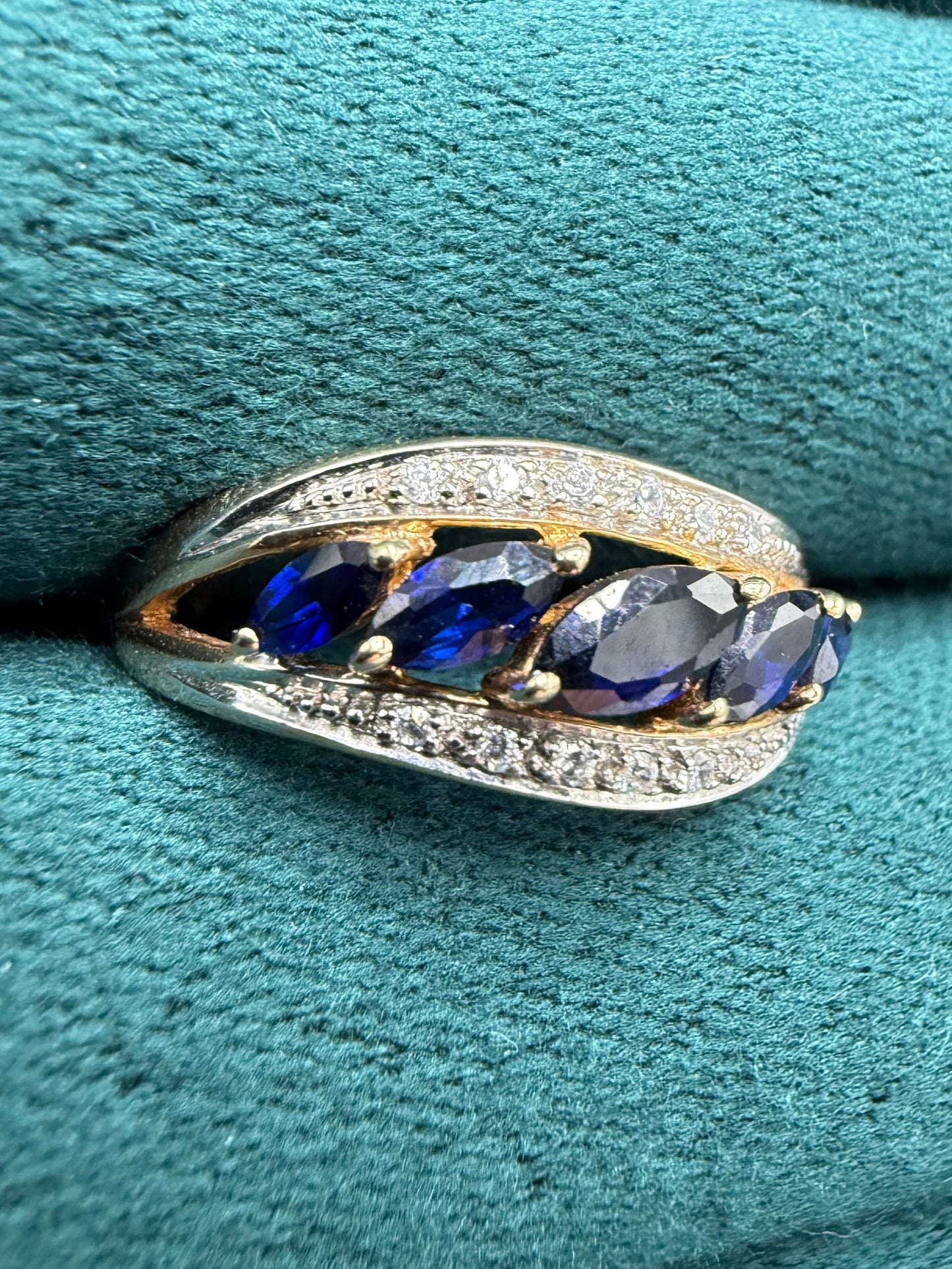 9ct gold sapphire and diamond ring