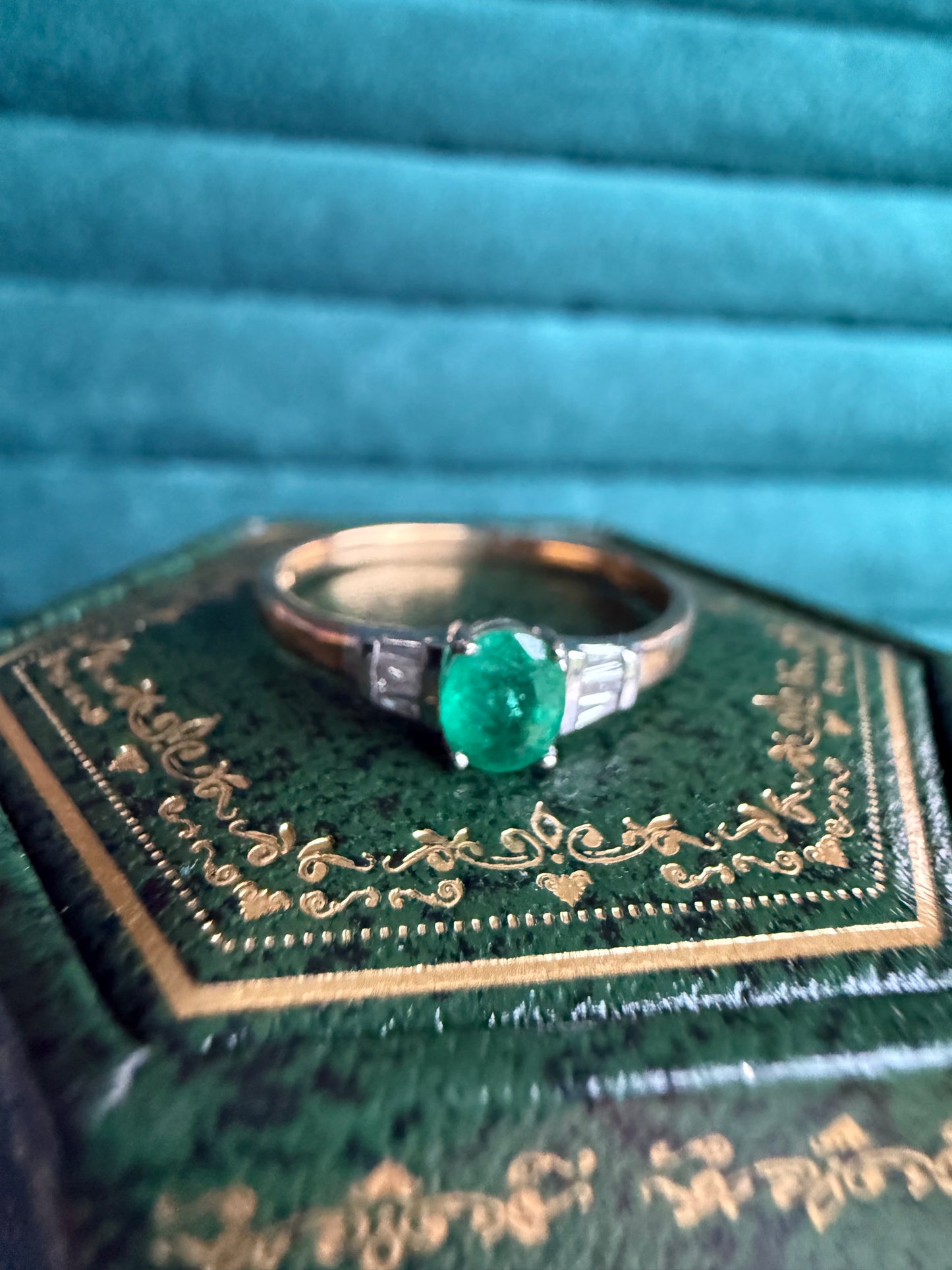9ct gold emerald and baguette cut diamond ring