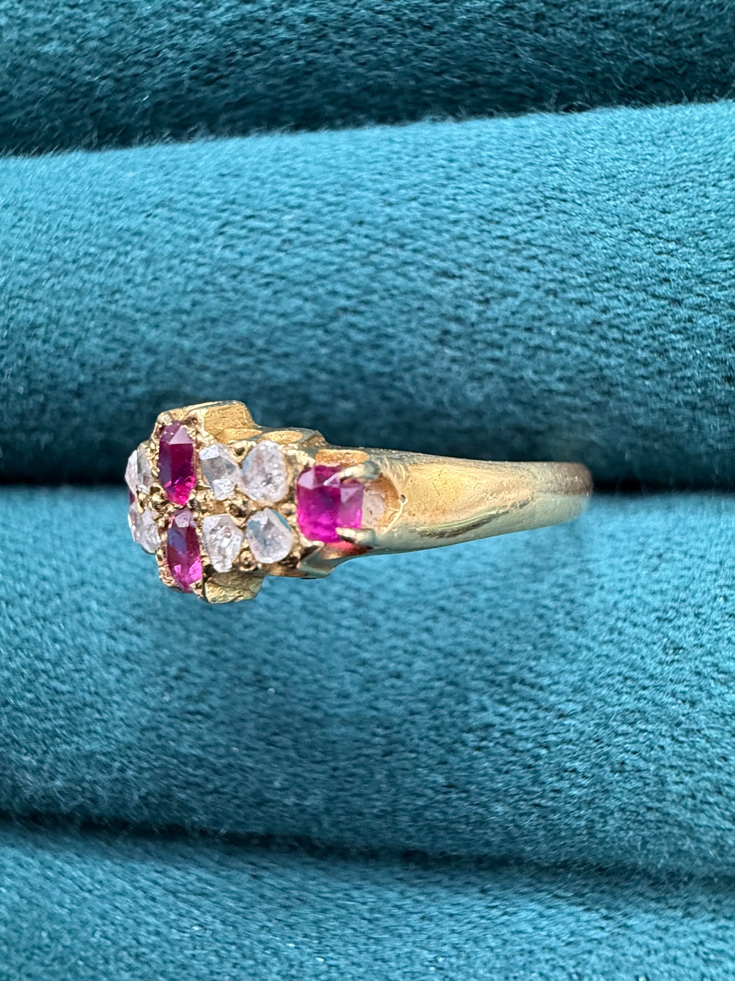 18ct gold Ruby and rose cut diamond ring antuiqe