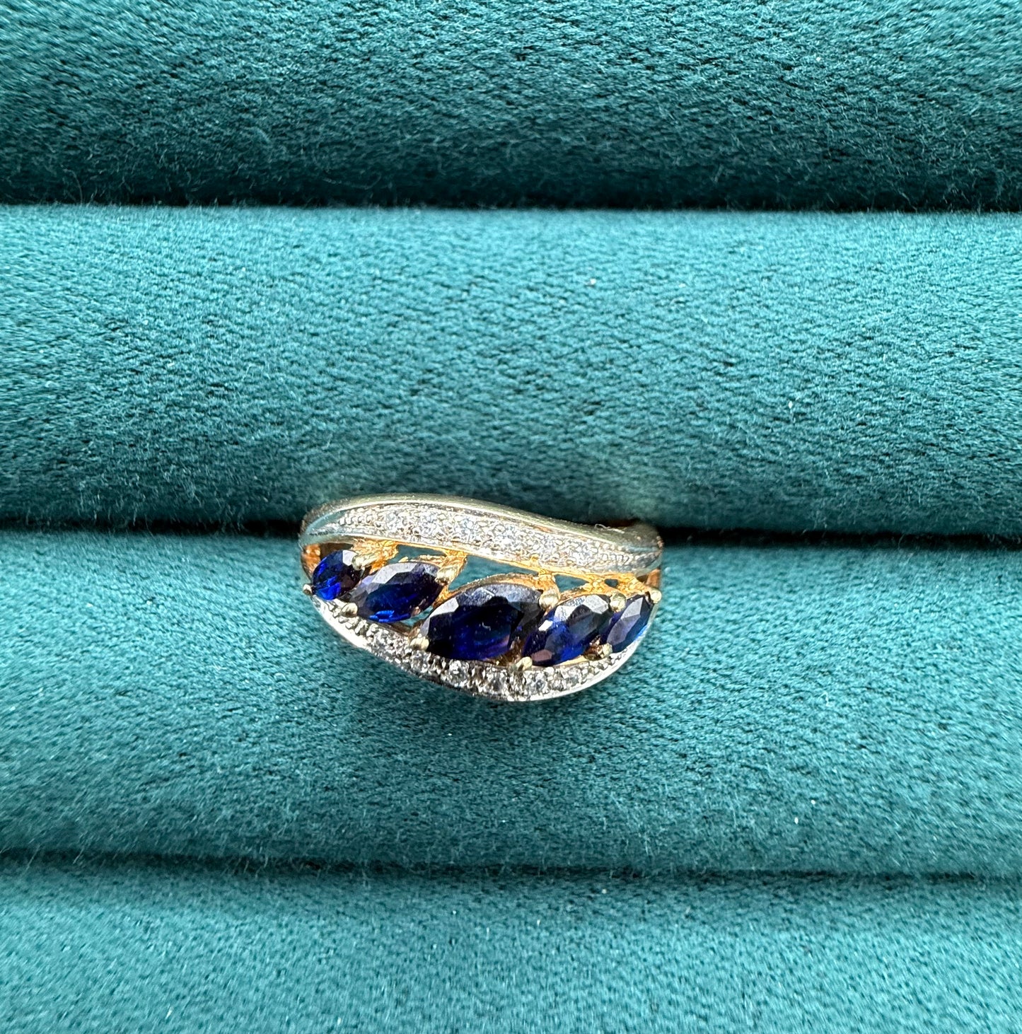 9ct gold sapphire and diamond ring