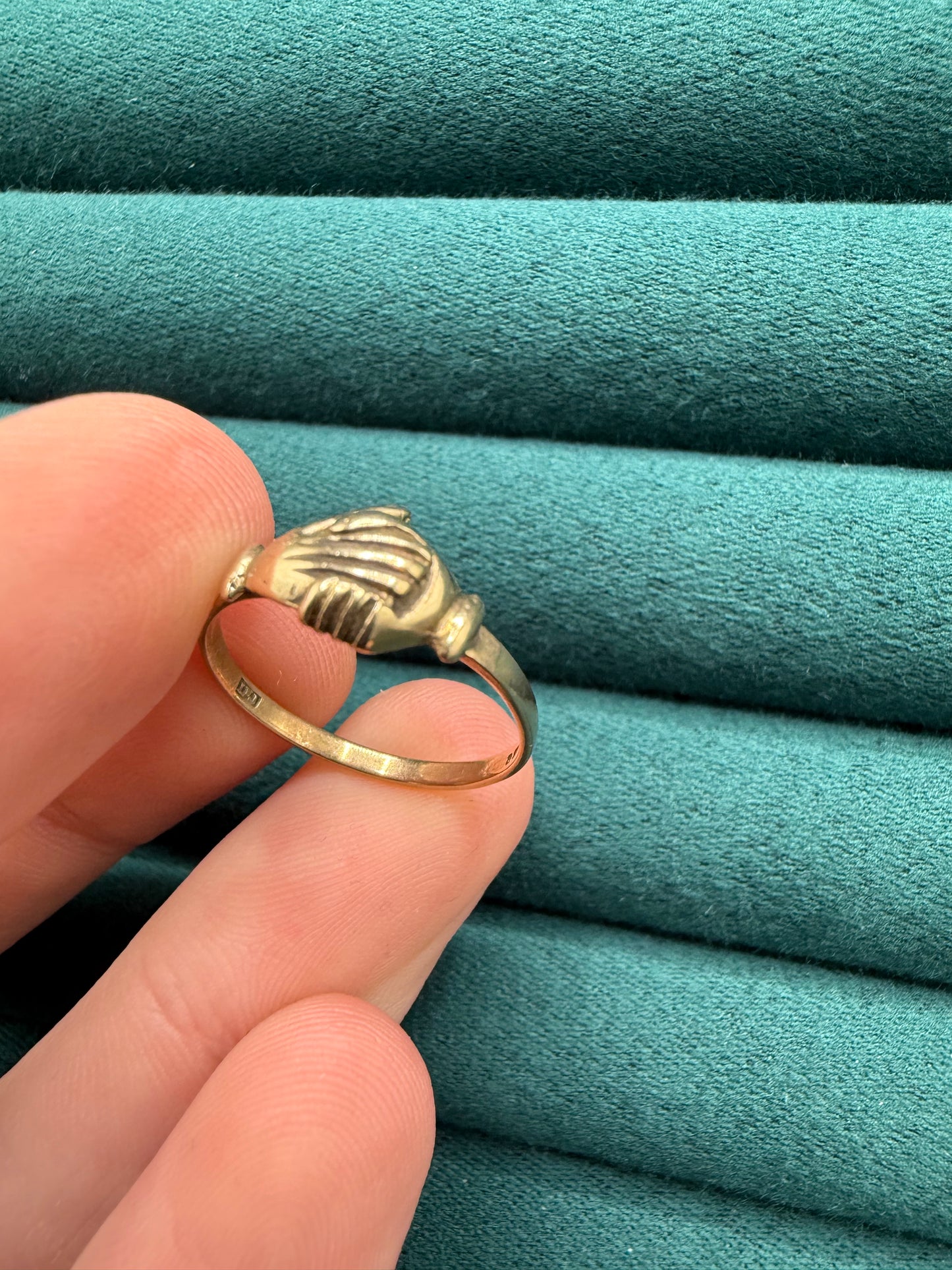 9ct gold Fede ring