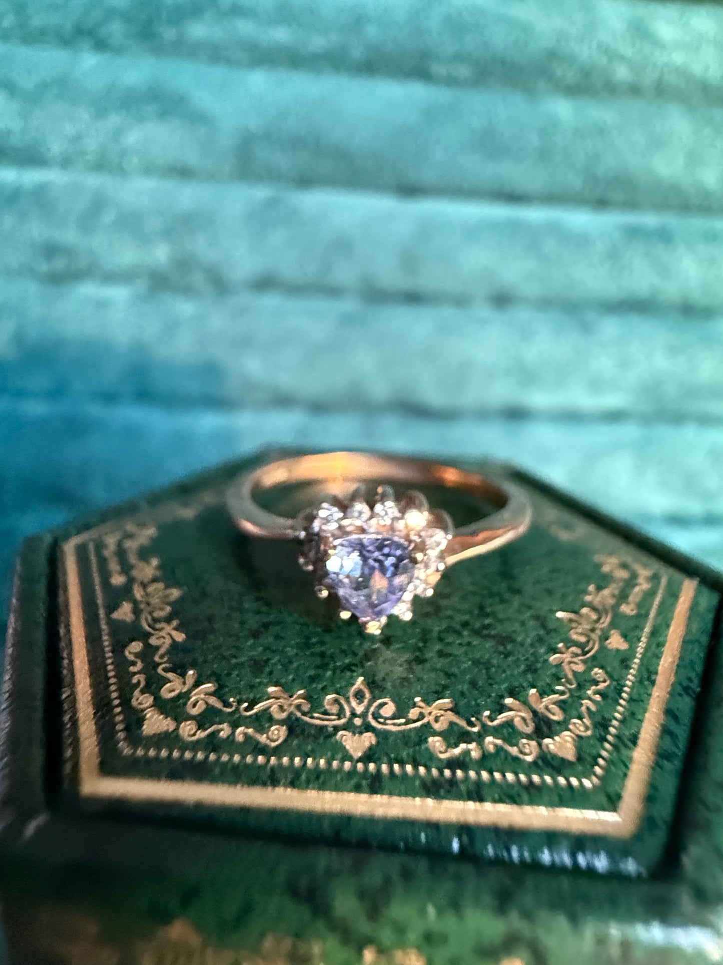 9ct gold tanzanite and diamond ring