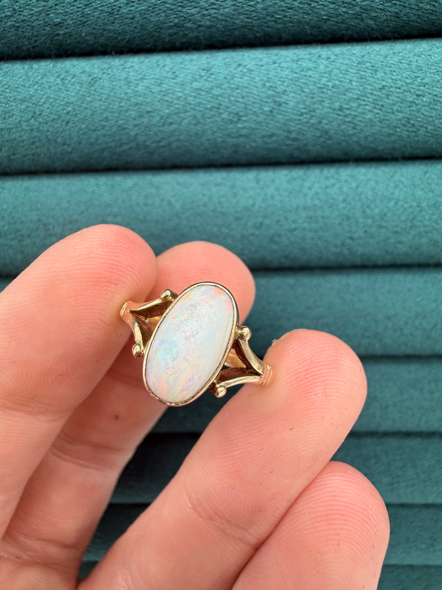 9ct gold opal ring